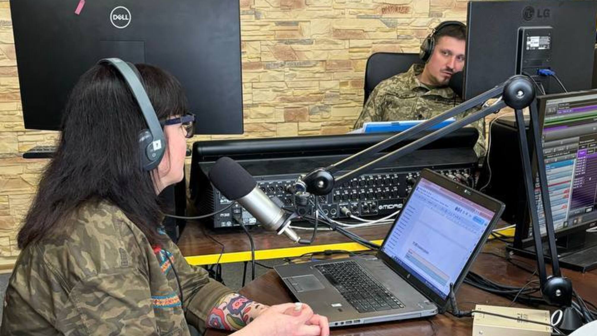 Ведущая Татьяна Высоцкая рассказала о проекте 'ДНК.СВОИ' и личных впечатлениях от участия в программе на радио 'Армия FM'