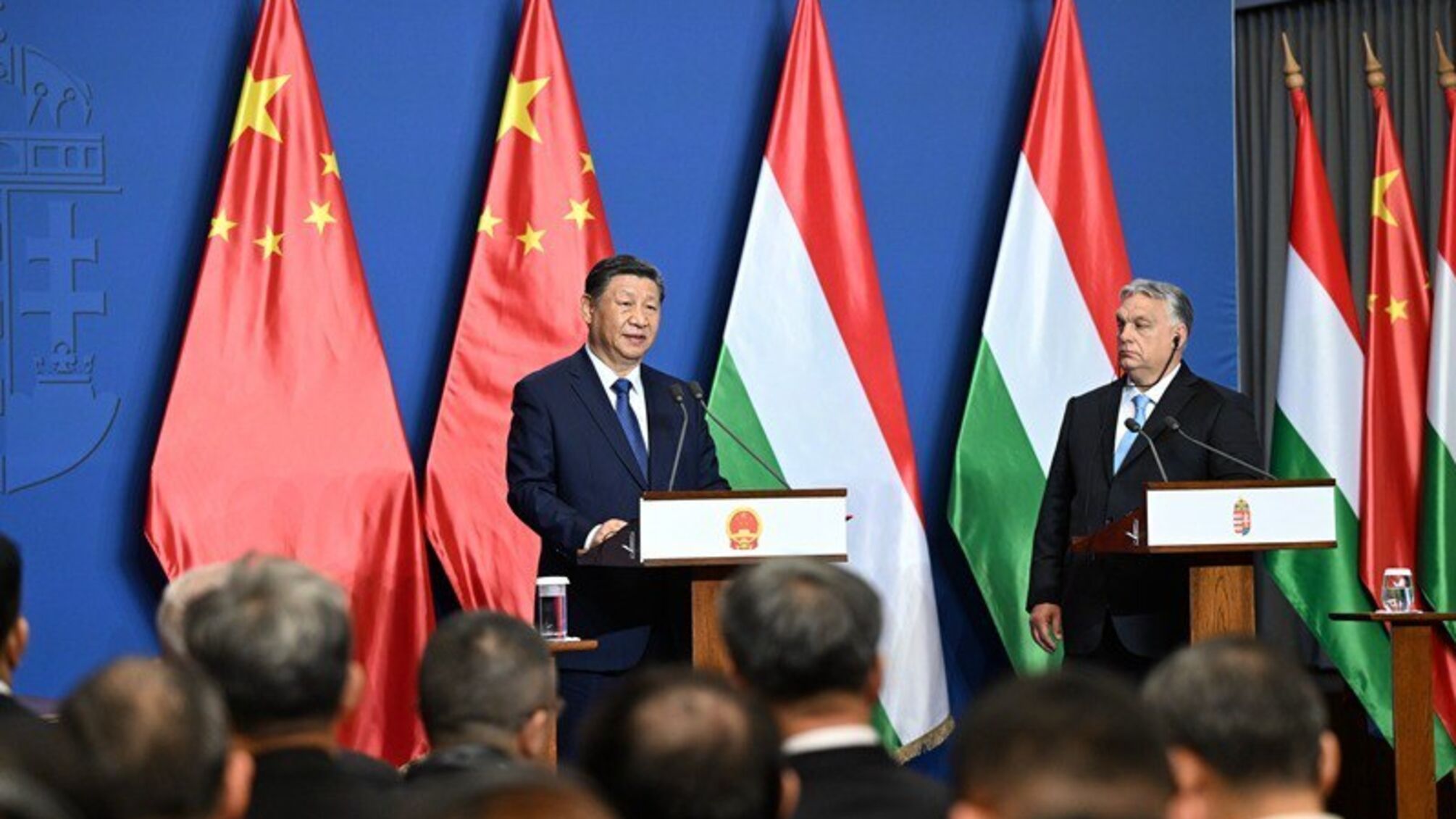 Венгрия обеспечивает безопасность и помощь для украинских беженцев на своей территории.