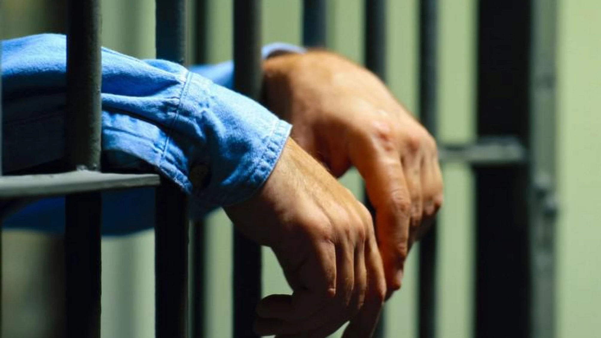 ВАКС взял под стражу эксчиновника СНБО за злоупотребление властью