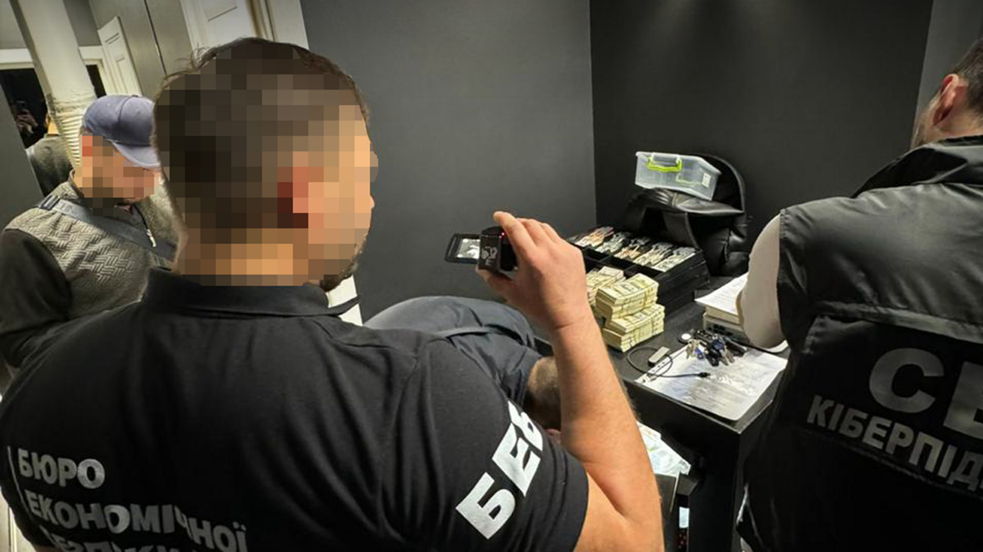 БЕБ разоблачило нелегальный обменник во Львовской области