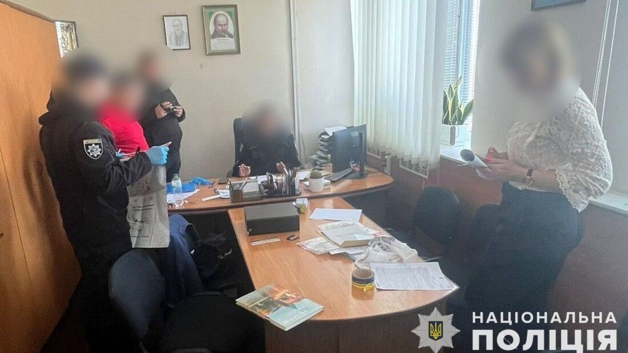 В Сумской области чиновника больницы задержали на взятках почти в 220 тыс. грн