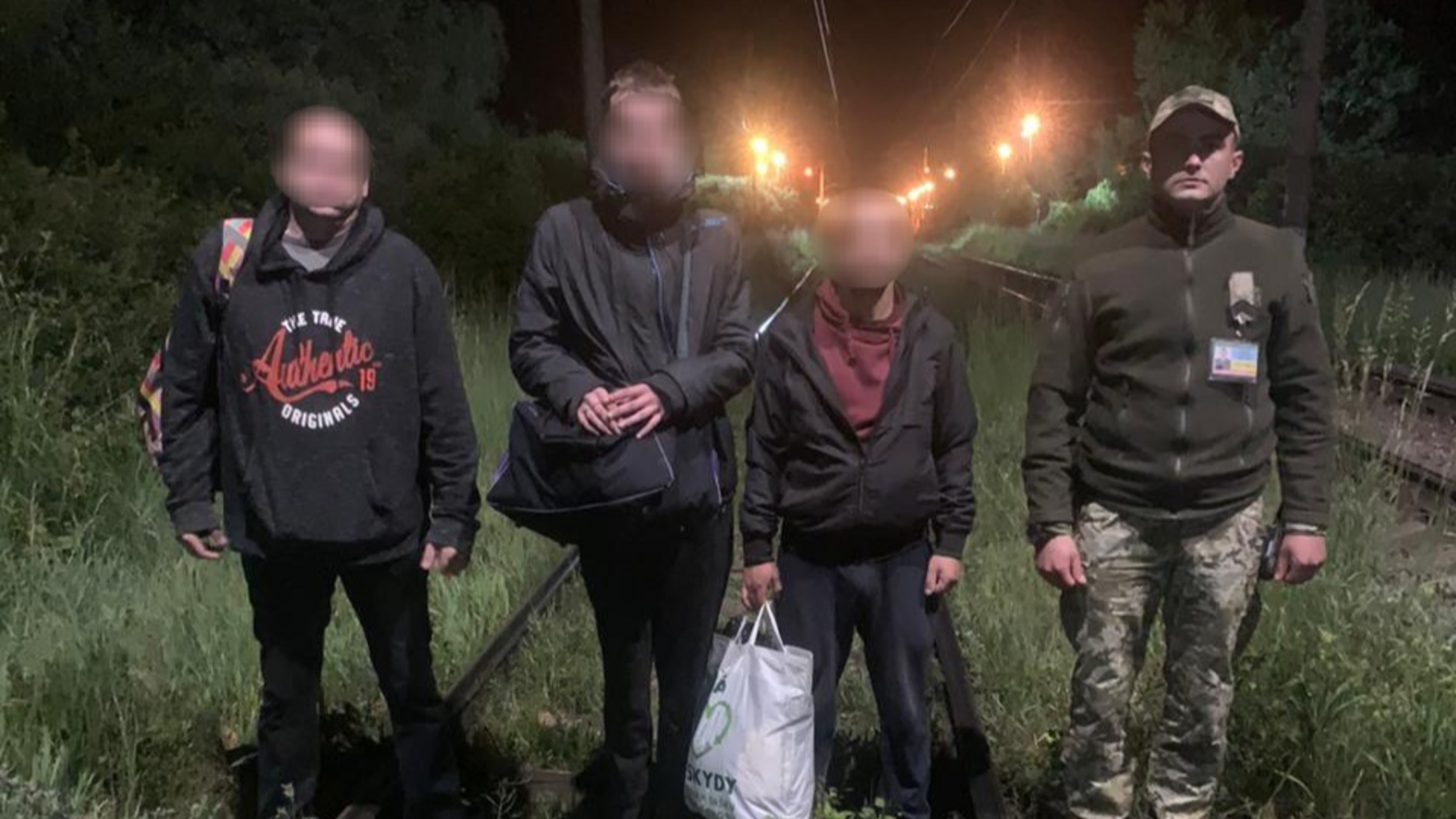 Чехи пытались пешком пересечь границу Украины без документов