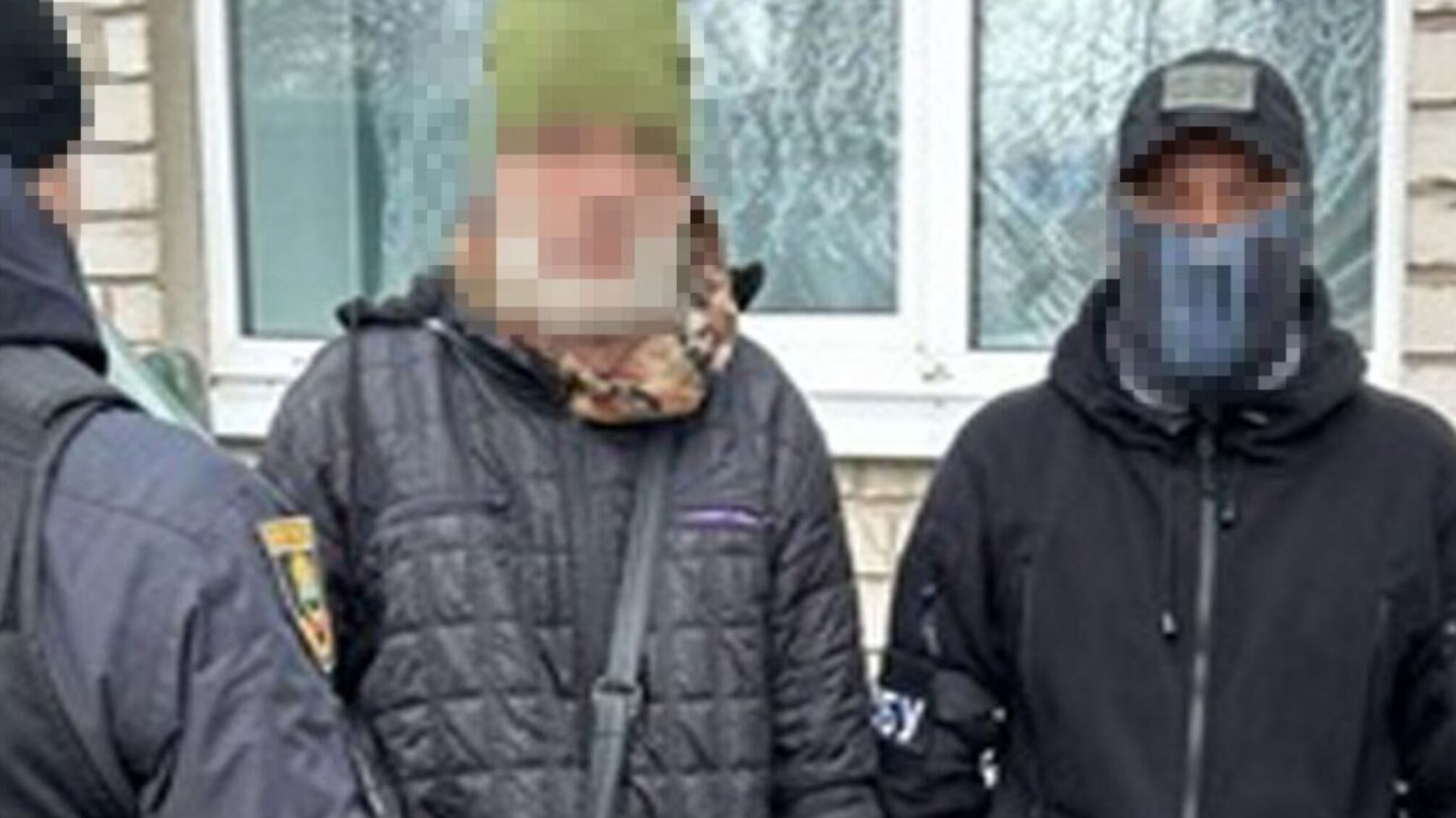 На Харківщині та на Донеччині викрили ділків, які продавали військову зброю місцевим криміналітетам