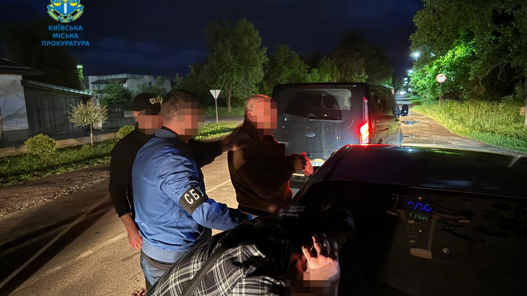 Переправляли чоловіків до Угорщини за 6 тис. доларів: викрито двох учасників схеми 