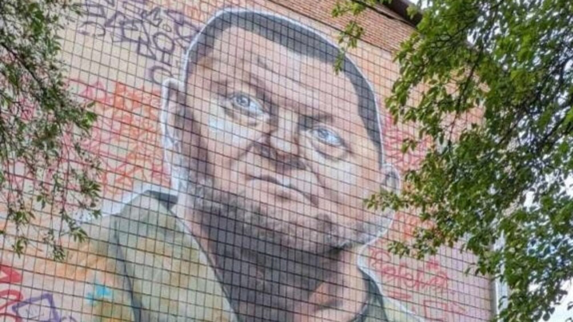 Символ незламності: найбільший мурал на честь Валерія Залужного