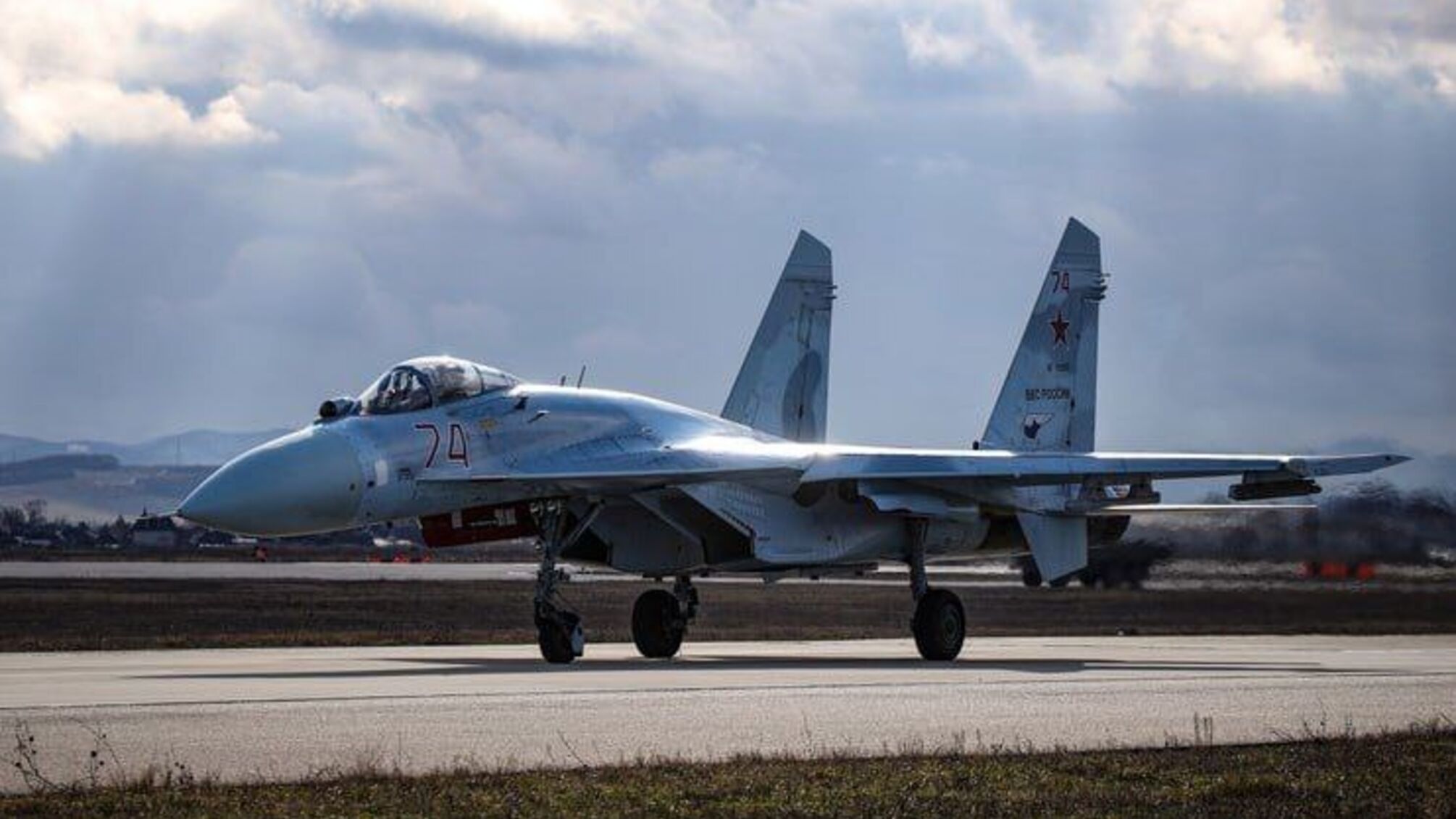 Атака на российский аэродром 'Кущевская': поврежден истребитель Су-27