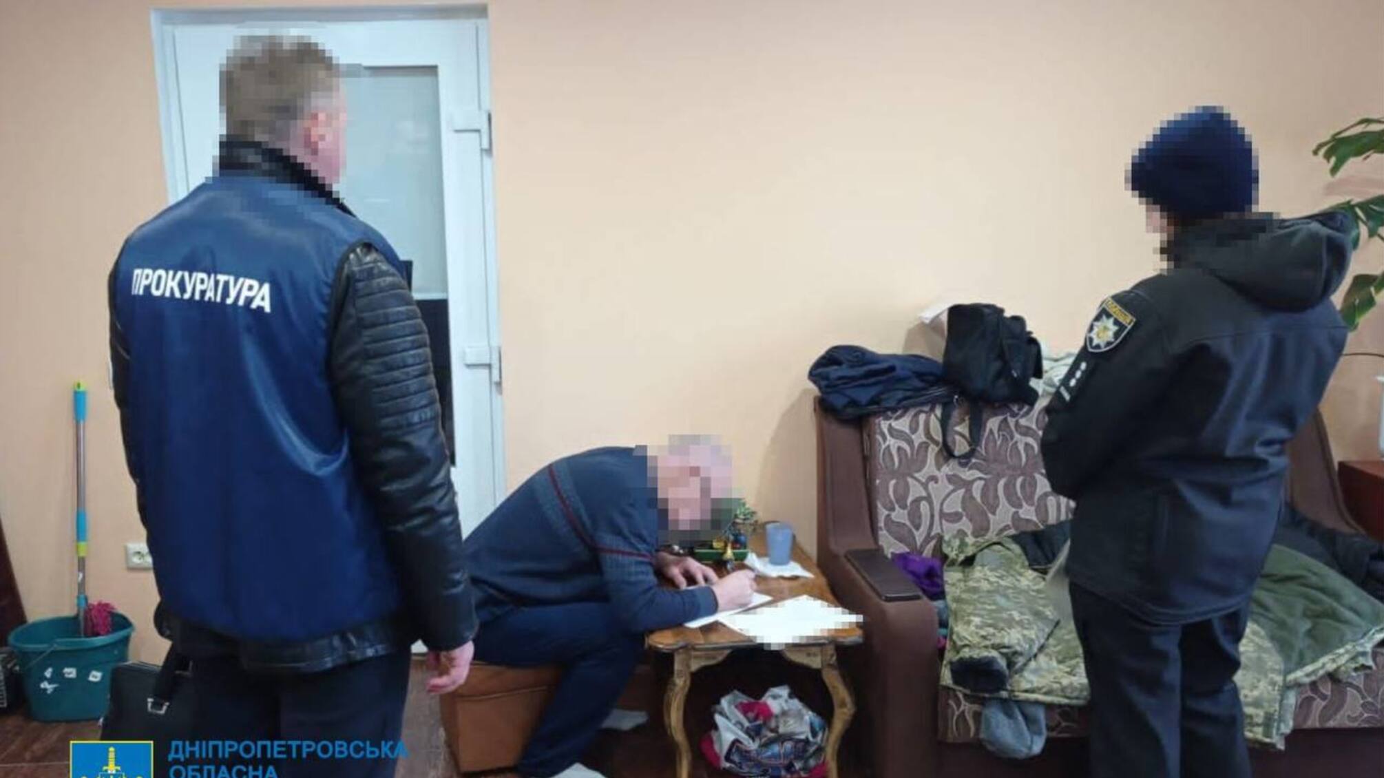 Батько, який втратив сина на війні, вимагав гроші в обмін на вирішення вигаданої проблеми