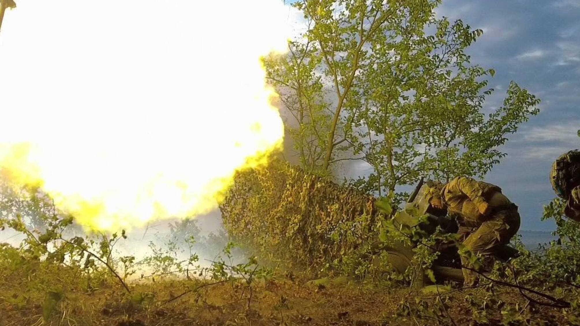 Взрывы повредили частные дома и любимое место отдыха харьковчан