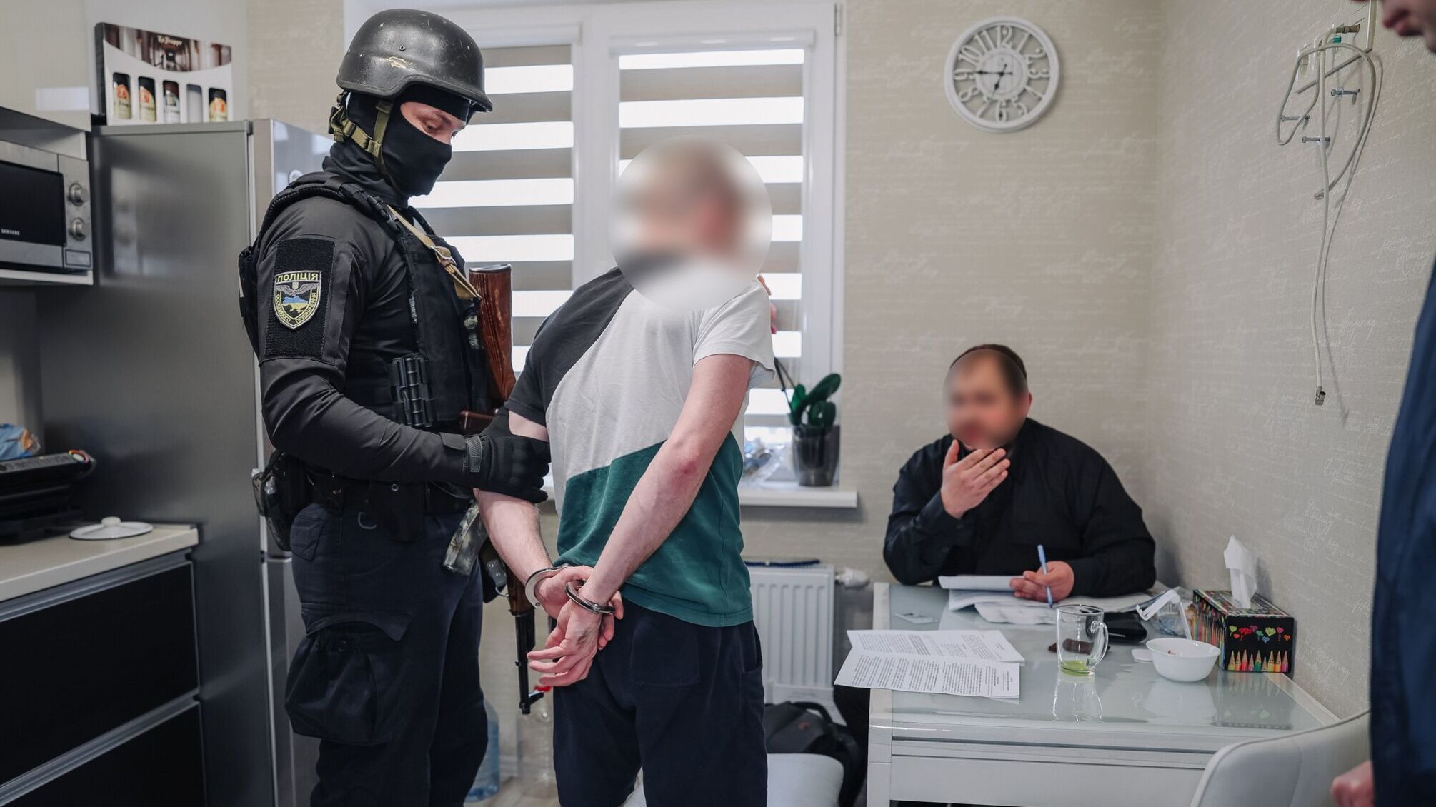 Группа преступников изготавливала фальшивые документы украинского и европейского образца.
