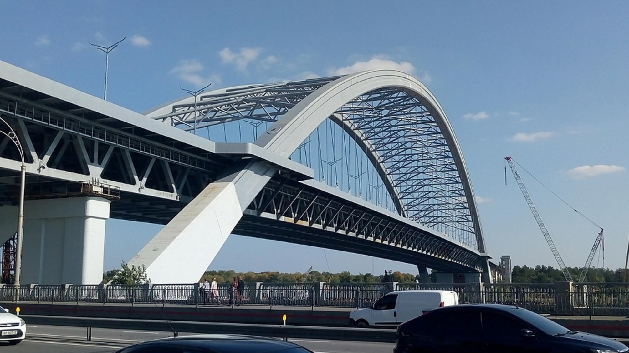 Розтрата у 24 мільйони на будівництві Подільського мосту: директору генпідрядної організації оголосили підозру