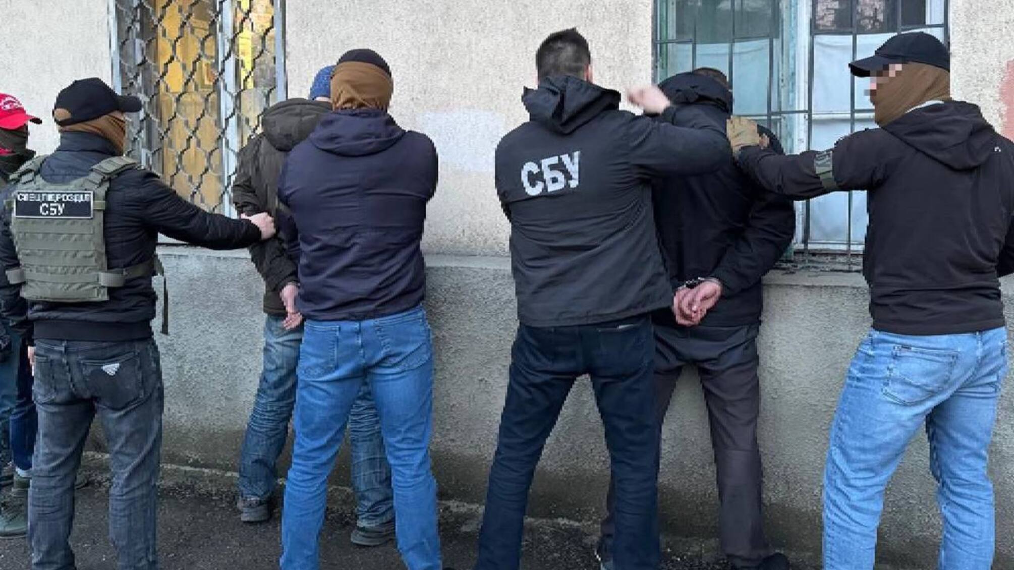 СБУ в Одесі затримала учасників організованої злочинної групи, які шантажувала підприємців та мешканців регіону