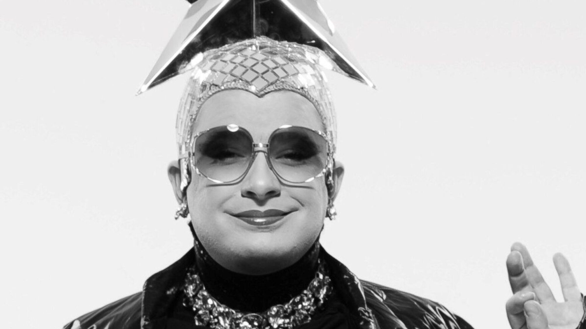 Верка Сердючка постепенно переходит на украинский: уже спела на корпоративах украиноязычную версию «Гуляночки»