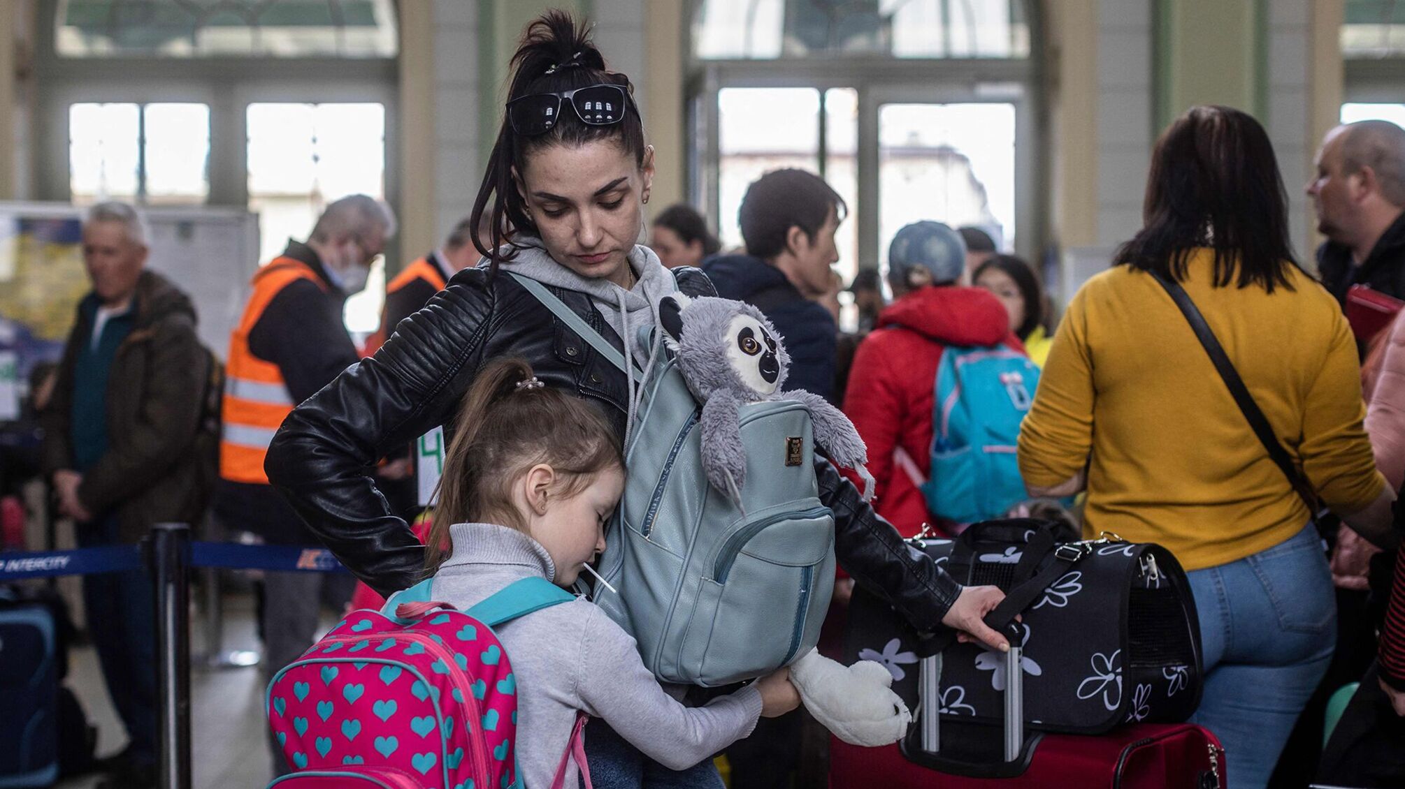 Польша с 1 июля сокращает помощь для украинских беженцев