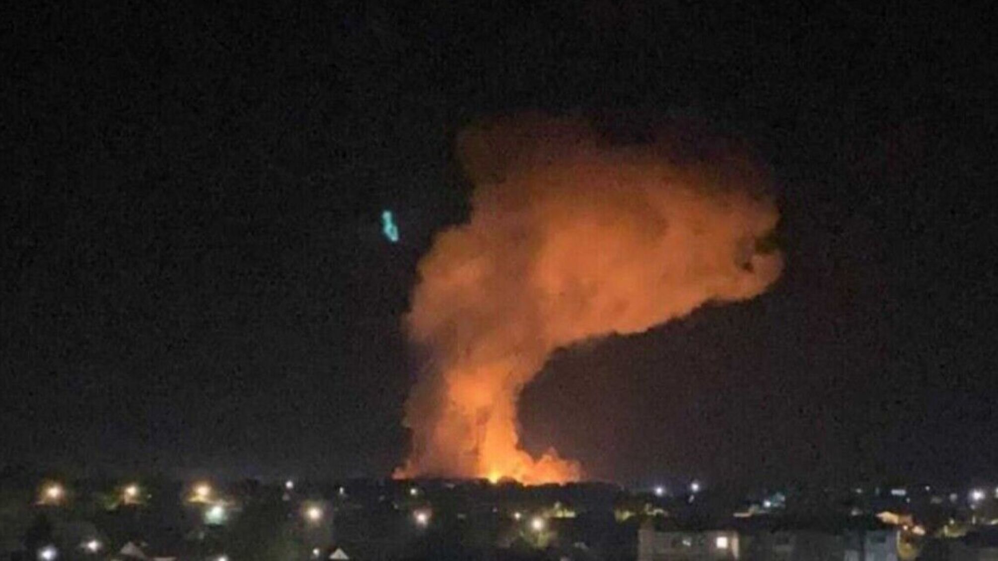 Россияне заявляют о массированной воздушной атаке на оккупированный полуостров