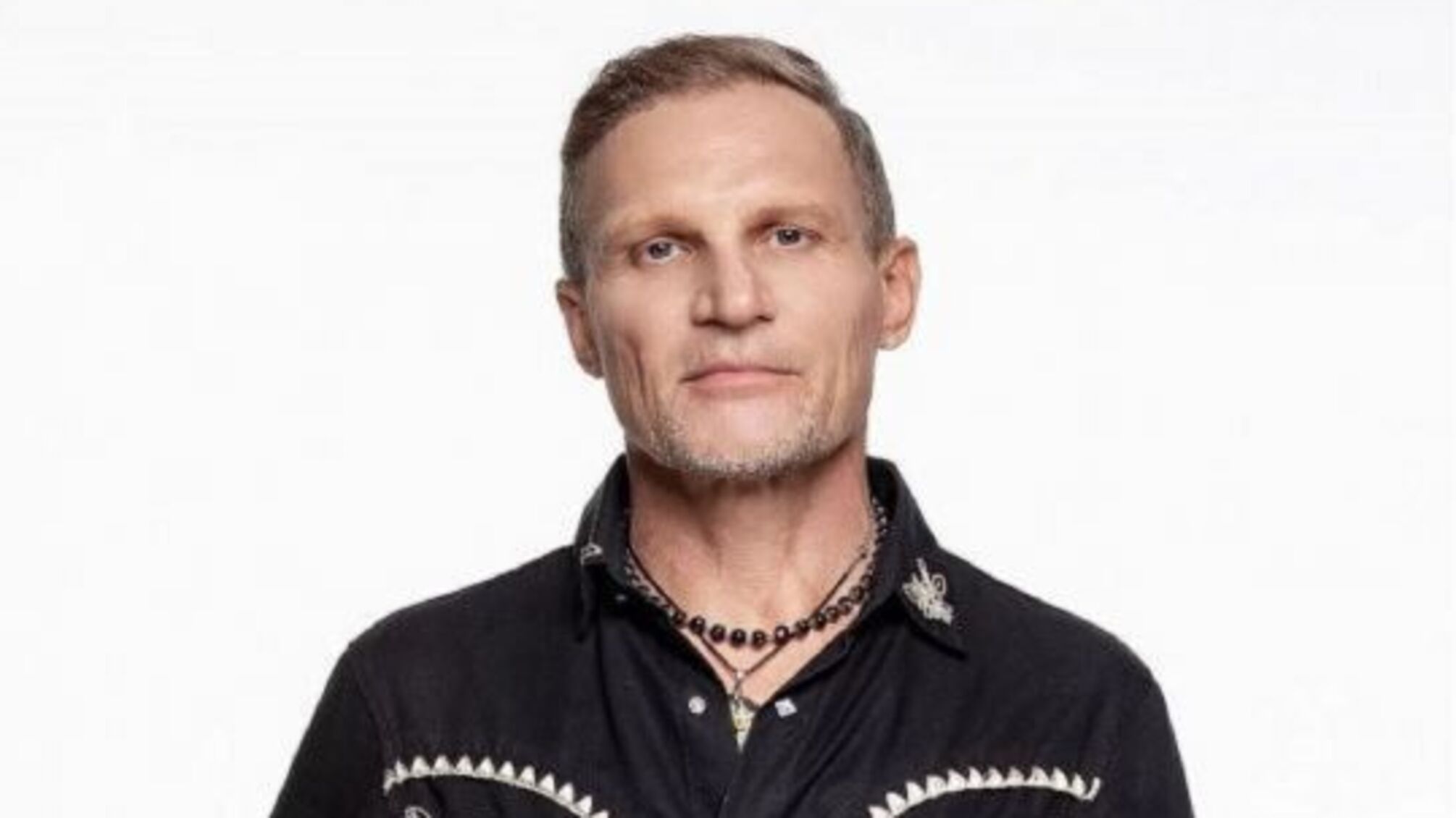 Олег Скрипка висловився про маму-росіянку та спілкування з родичами в рф