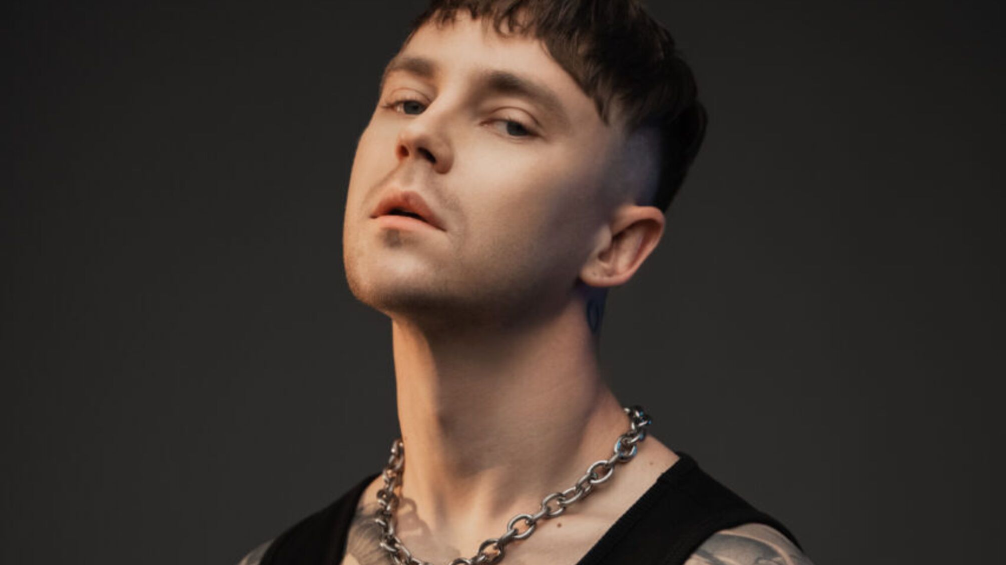 Артем Пивоваров вперше відповів на чутки про одруження: 'Не забуваю жити для когось одного'