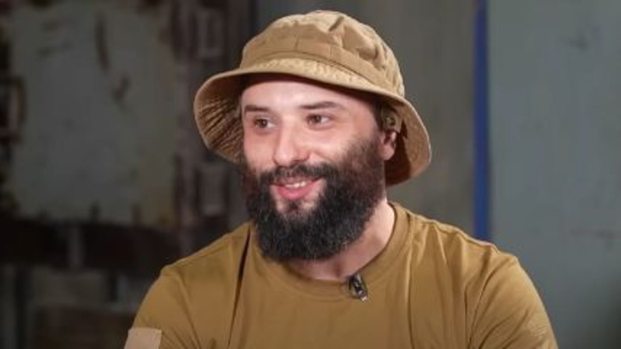 Украинский комик Виктор Розовый, получивший тяжелое ранение на фронте, вышел на связь