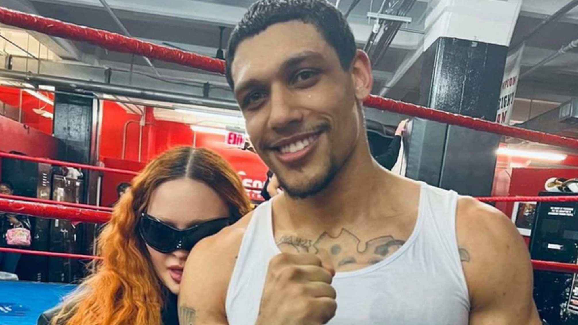 Поп-дива Мадонна развелась с 30-летним бойфрендом после года отношений