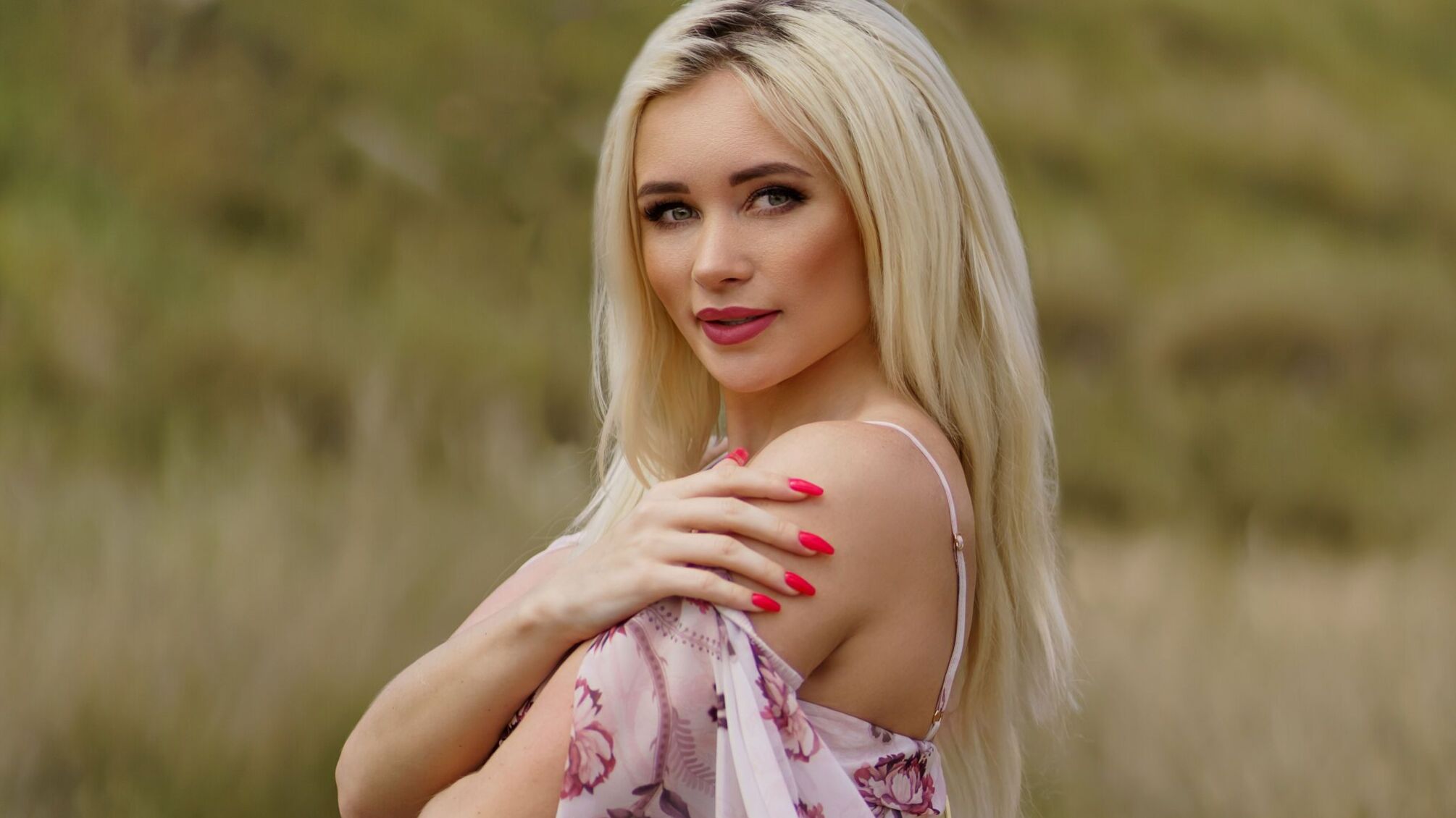 Украинская певица Angela запускает благотворительную акцию для детской больницы Охматдет