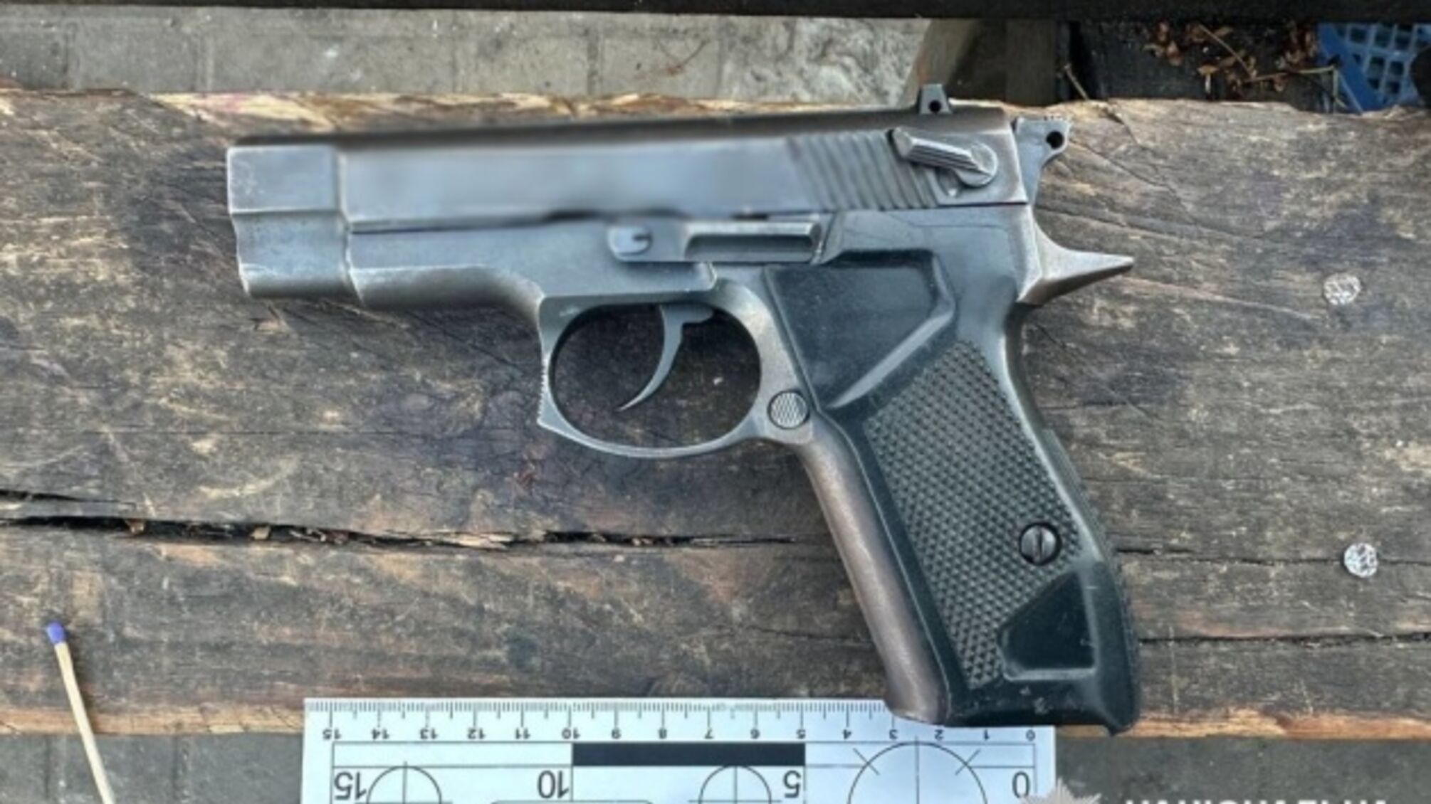 В Оболонском районе Киева мужчина устроил стрельбу, есть пострадавший