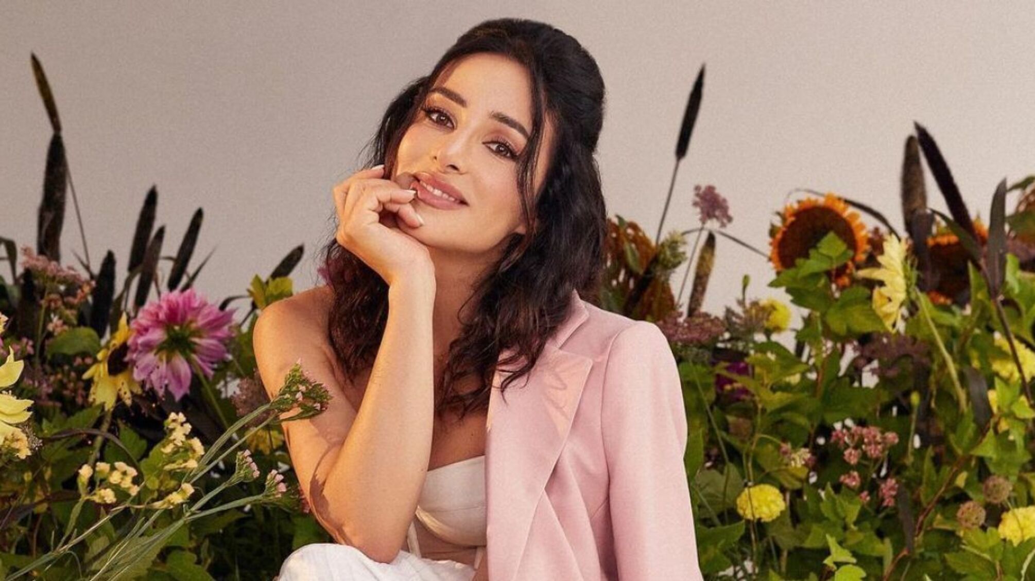 Свадебные колокола для Златы Огневич? Певица появилась с кольцом на пальце (фото)