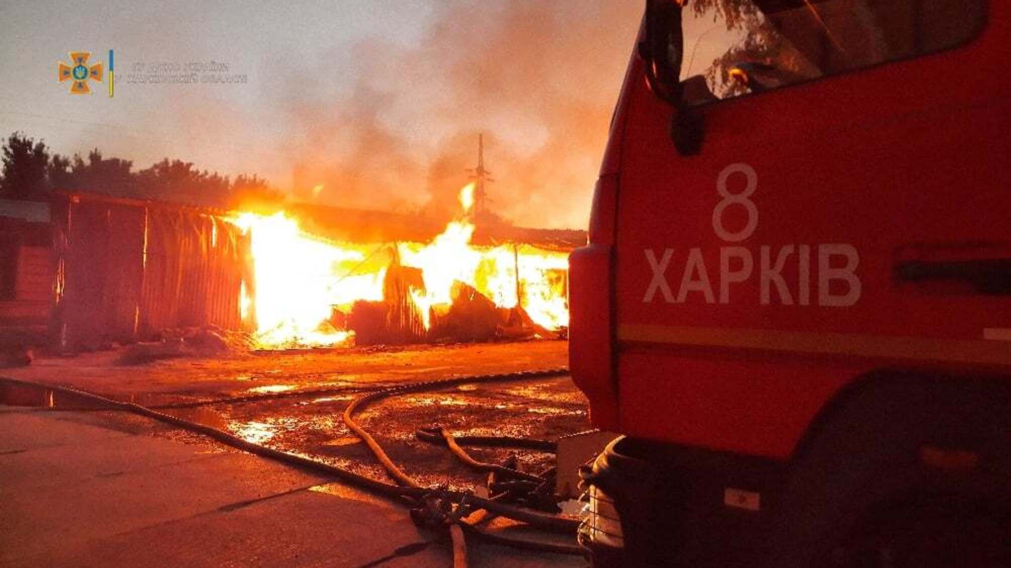 Российские ударные дроны повлекли за собой масштабный пожар в Харькове