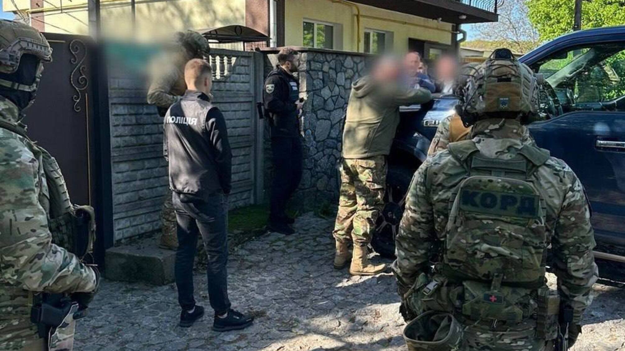 Начальник земельного отдела поселкового совета требовал огромную взятку у фермера