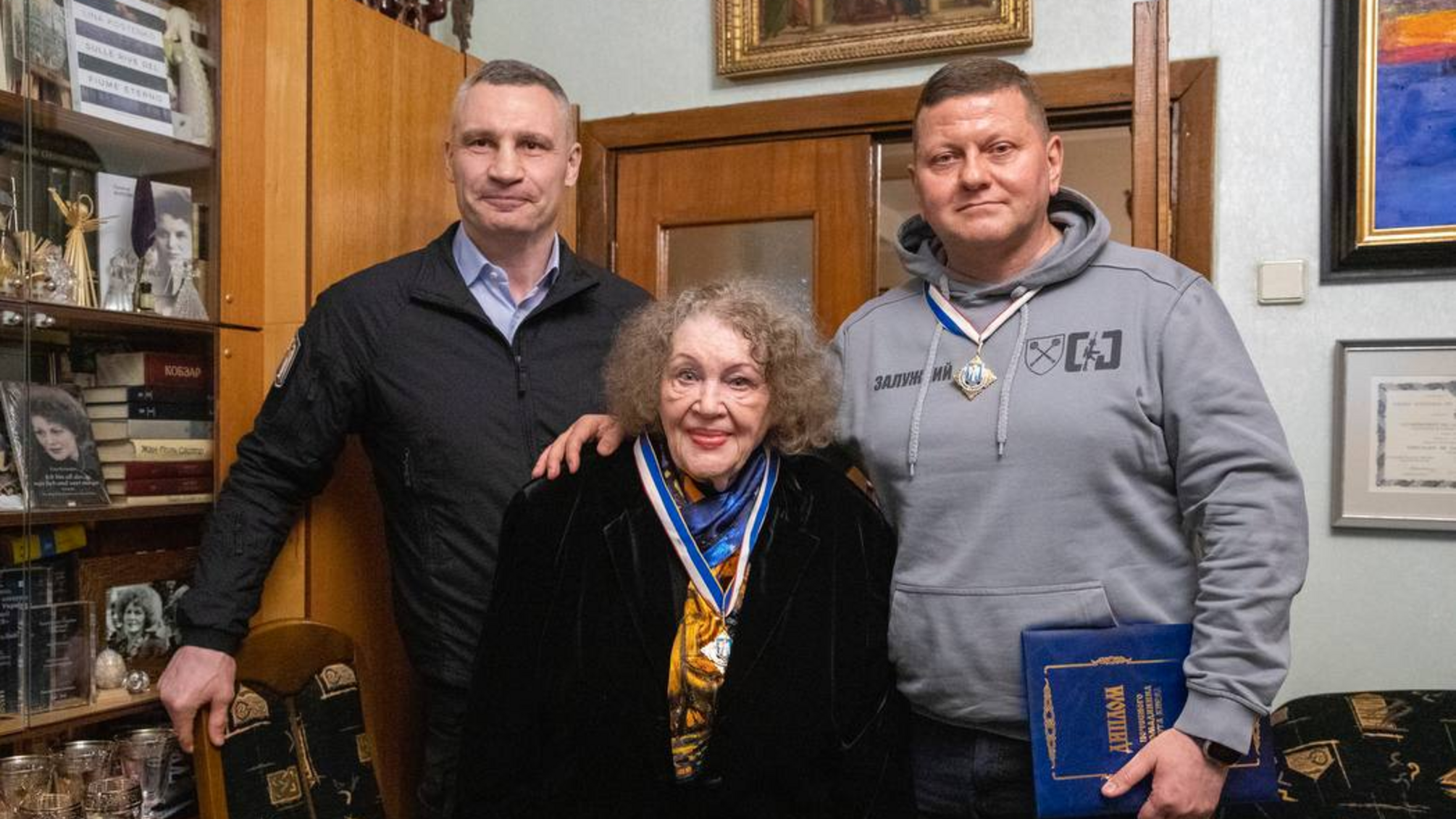 Валерию Залужному и Лине Костенко присудили звание 'Почетных граждан Киева'