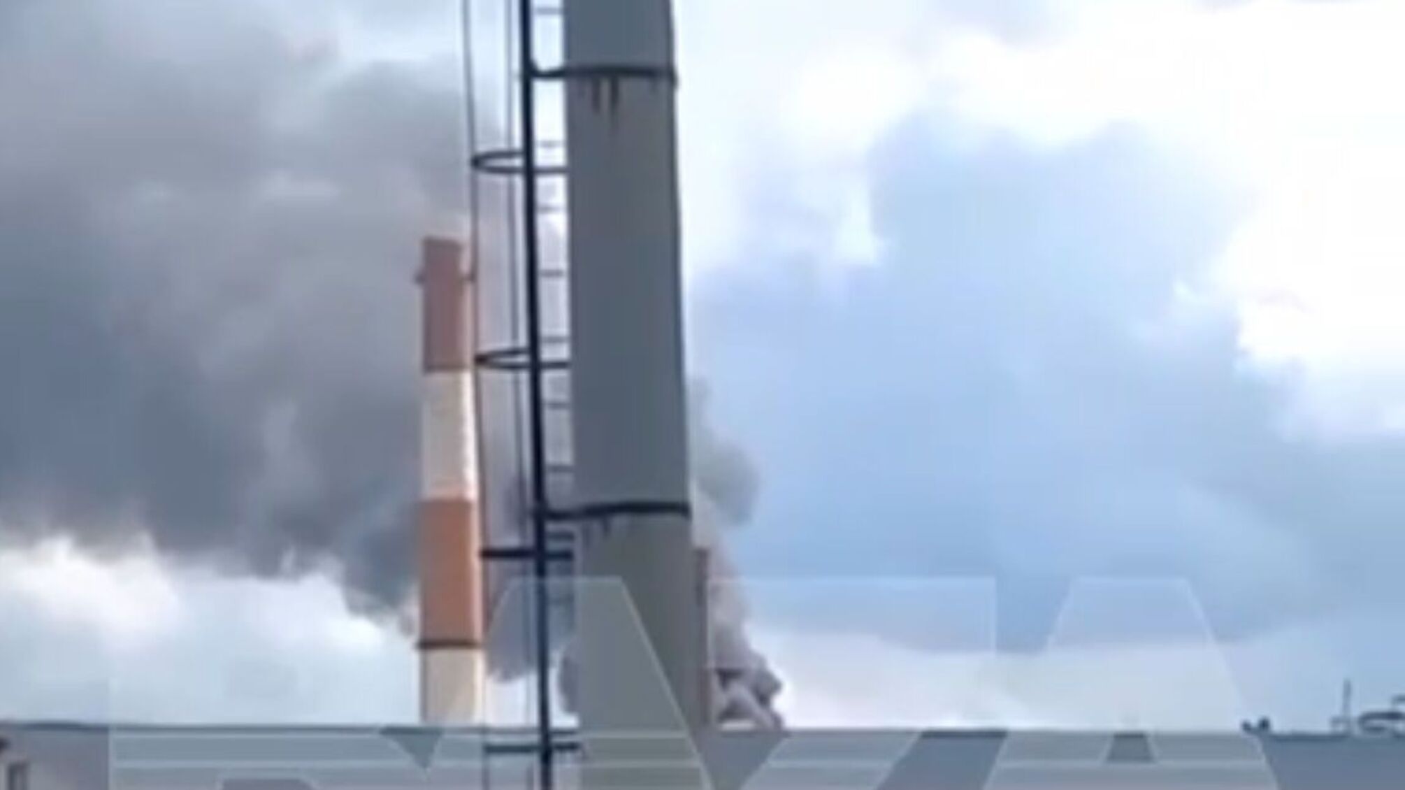 Рекорд дальності у 1500 км: по НПЗ у Башкирії вдарив дрон СБУ