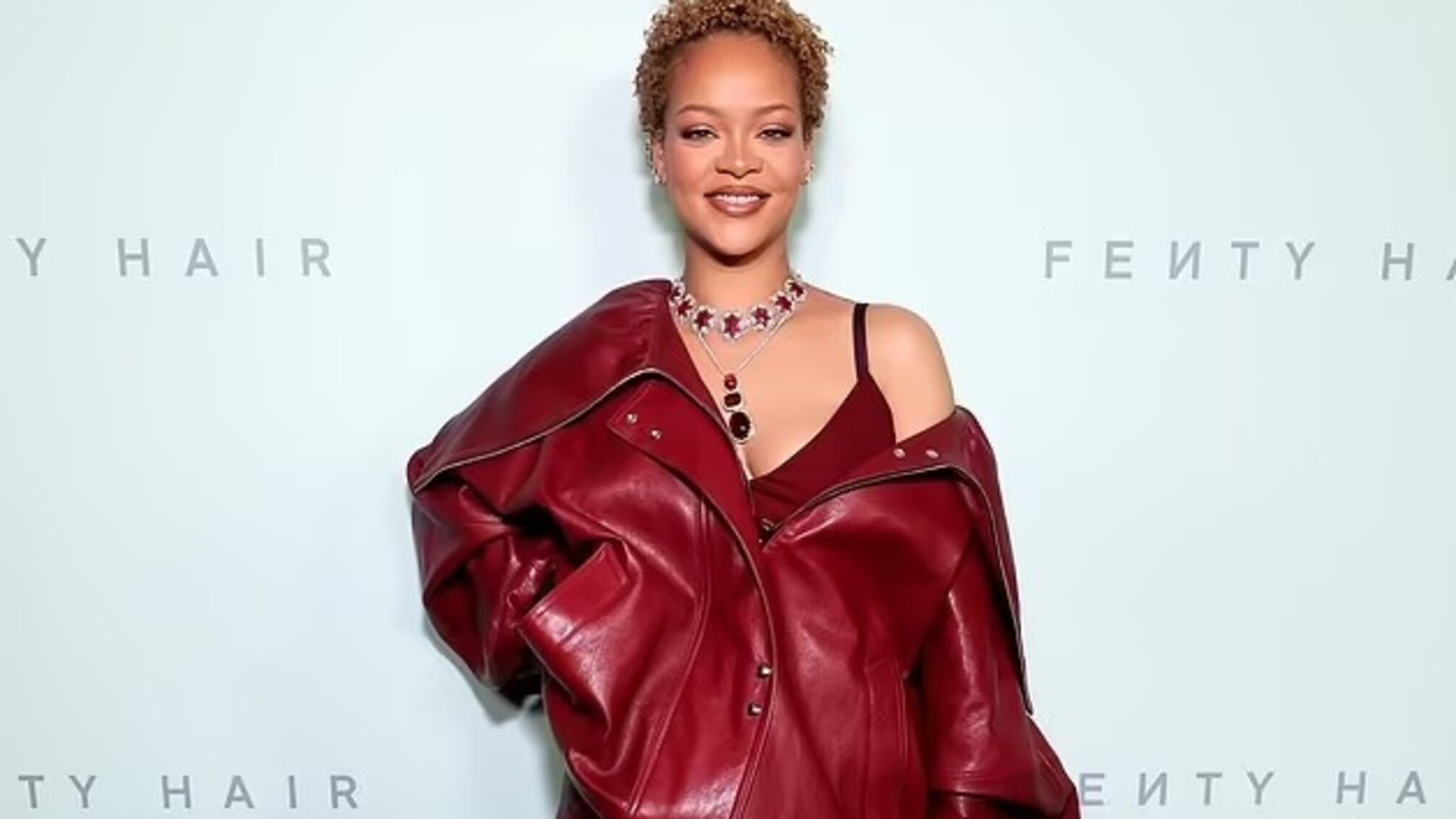 Рианна рассказала о новом альбоме после известия об отставке