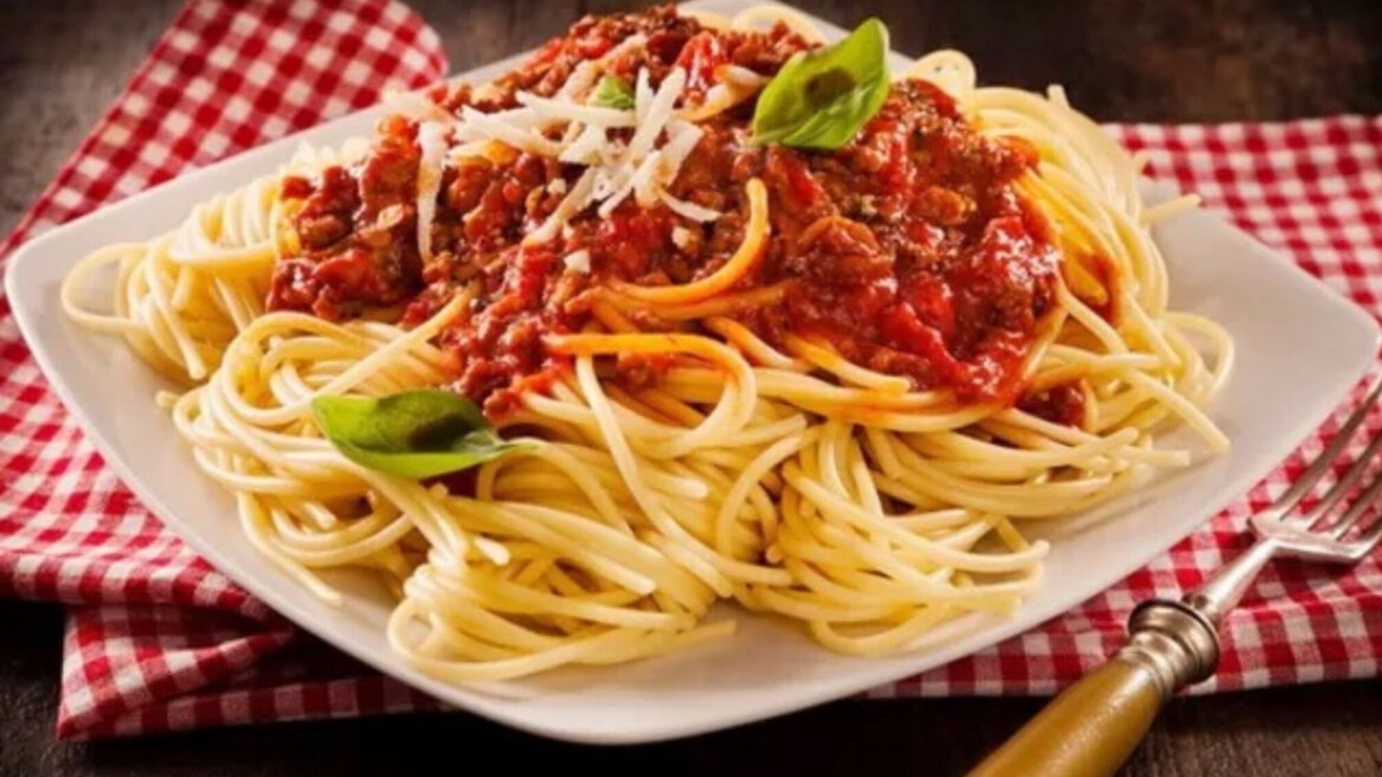 Класичний Болоньєзе: італійський смак на вашому столі