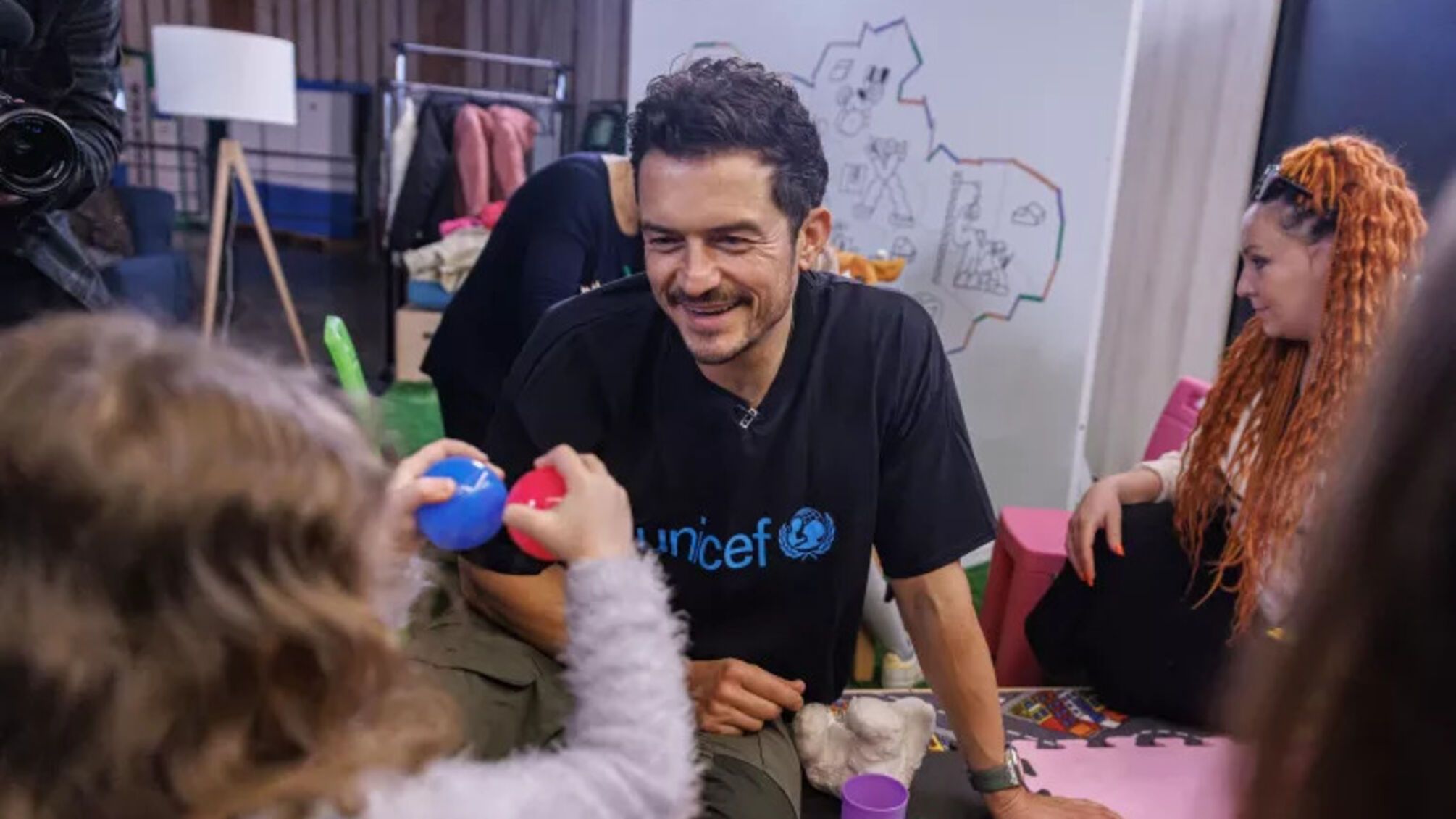 Актер Орландо Блум рассказал историю восьмилетней Миланы