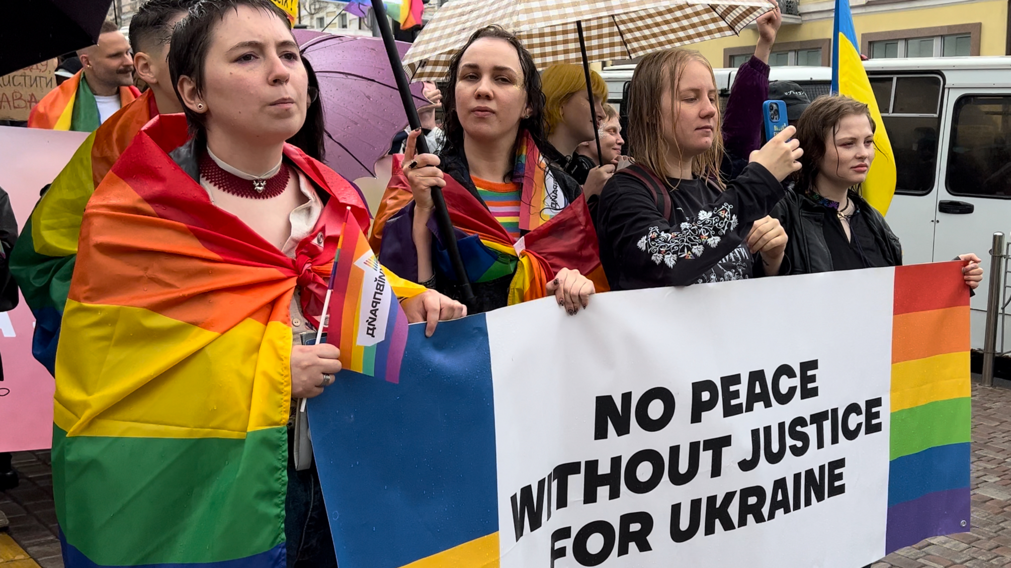 'Права человека всегда актуальны': как в Киеве состоялся прайд в поддержку ЛГБТК+ (фоторепортаж)