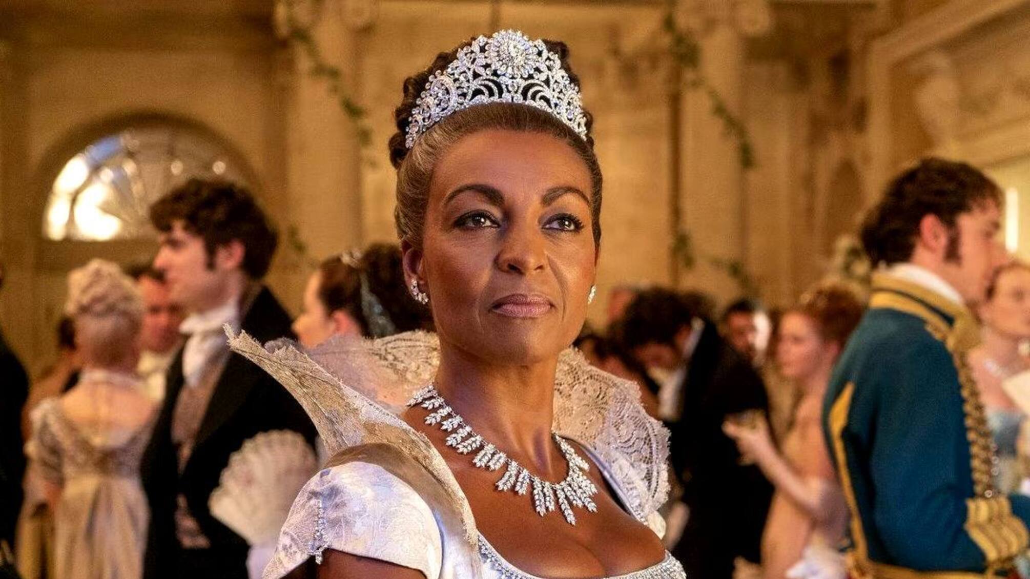 Зірка серіалу 'Бріджертони' у Польщі зустрілася із біженцями з України