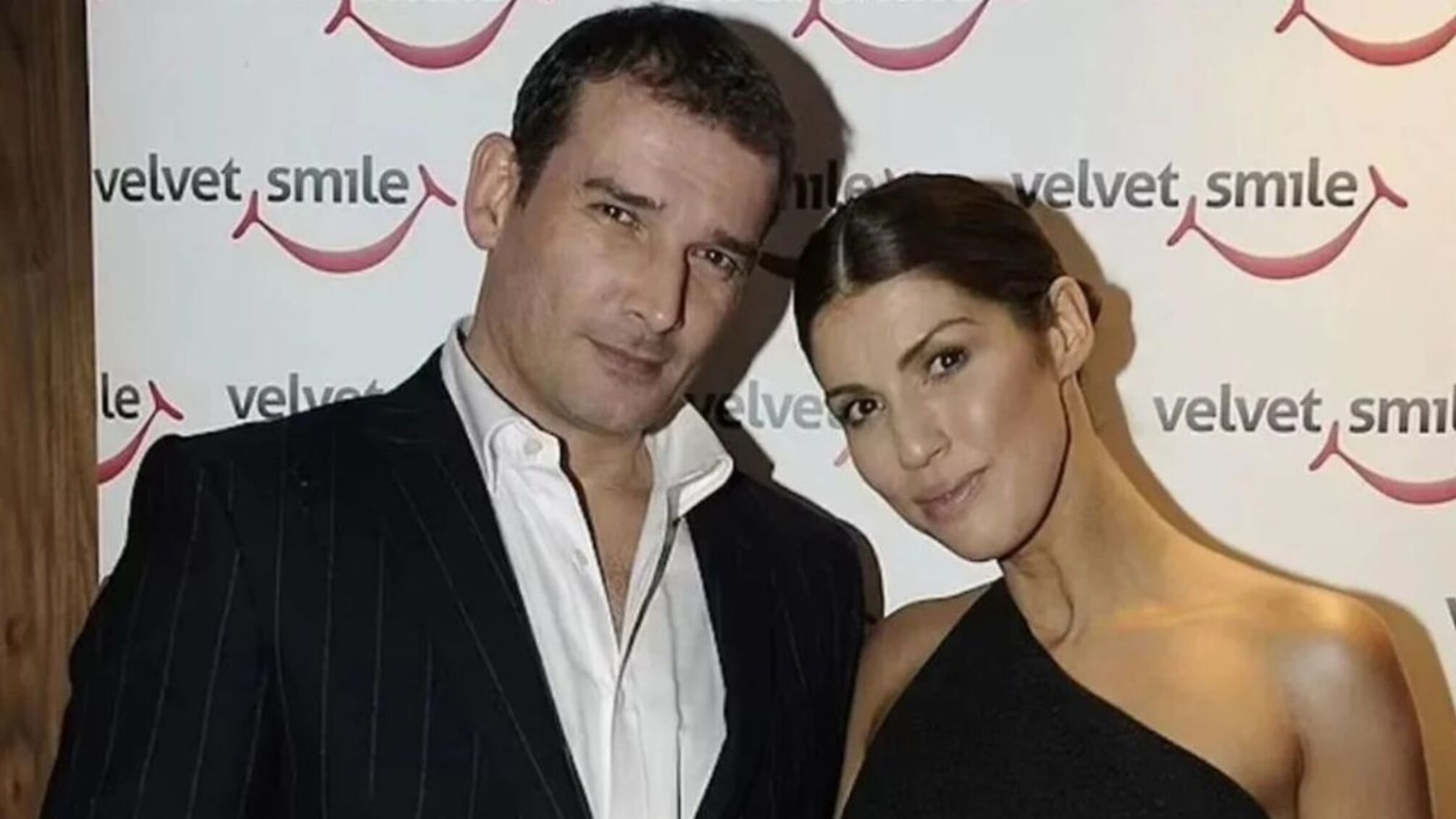 Британский миллионер застрелил певицу-жену в доме с тремя детьми и совершил самоубийство