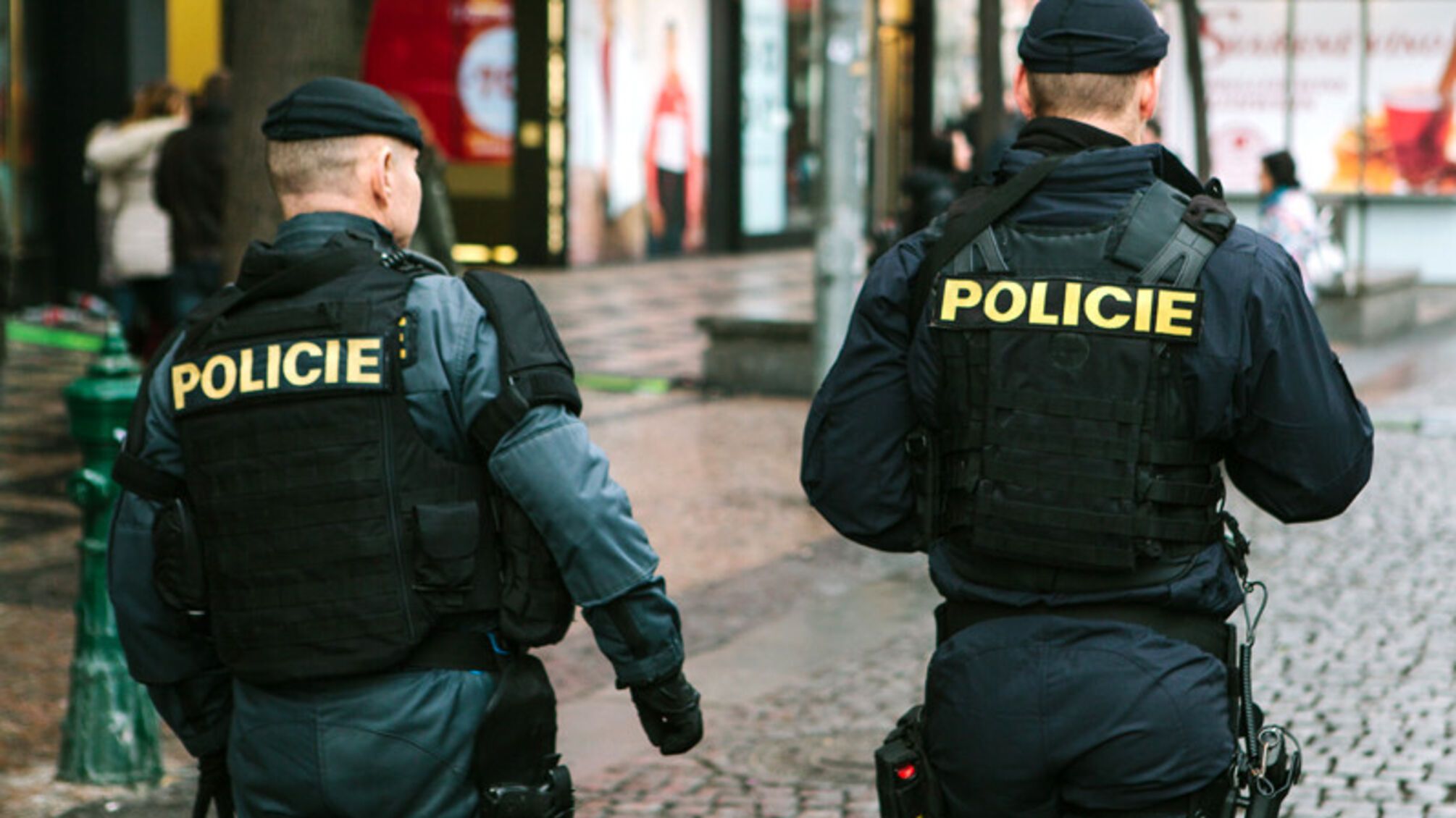 В Праге россияне напали на украинских волонтеров