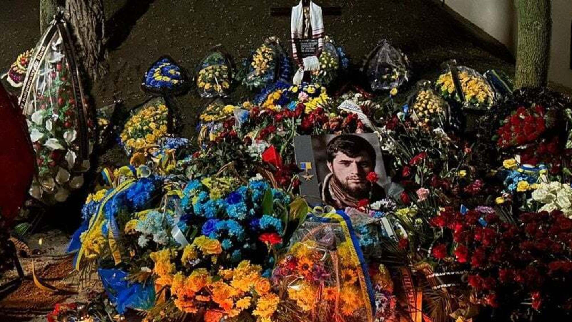 Вандалы поиздевались над могилами Да Винчи, Джуса и Петриченко