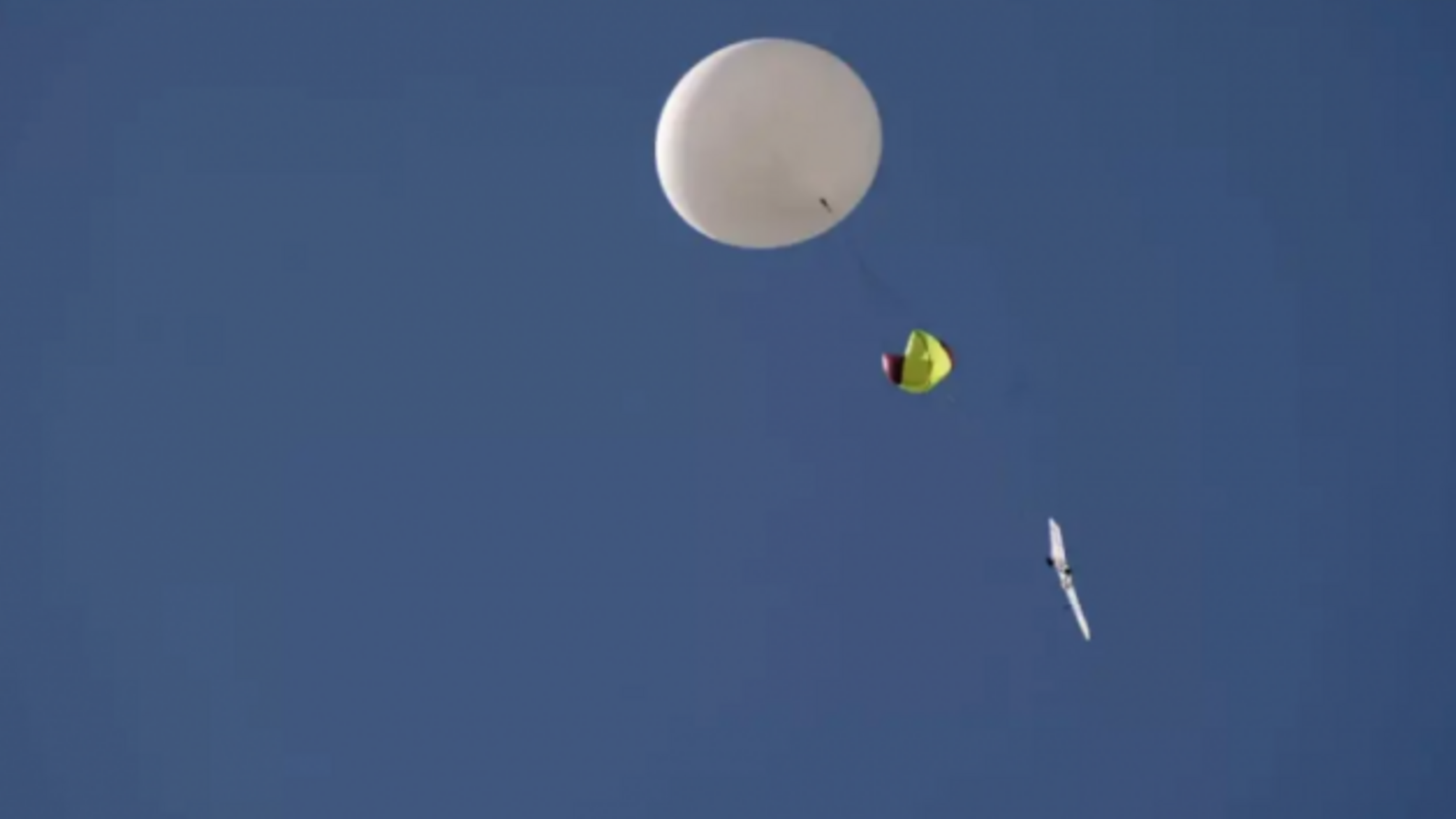 В небе над Польшей 5 часов летал воздушный шар из россии