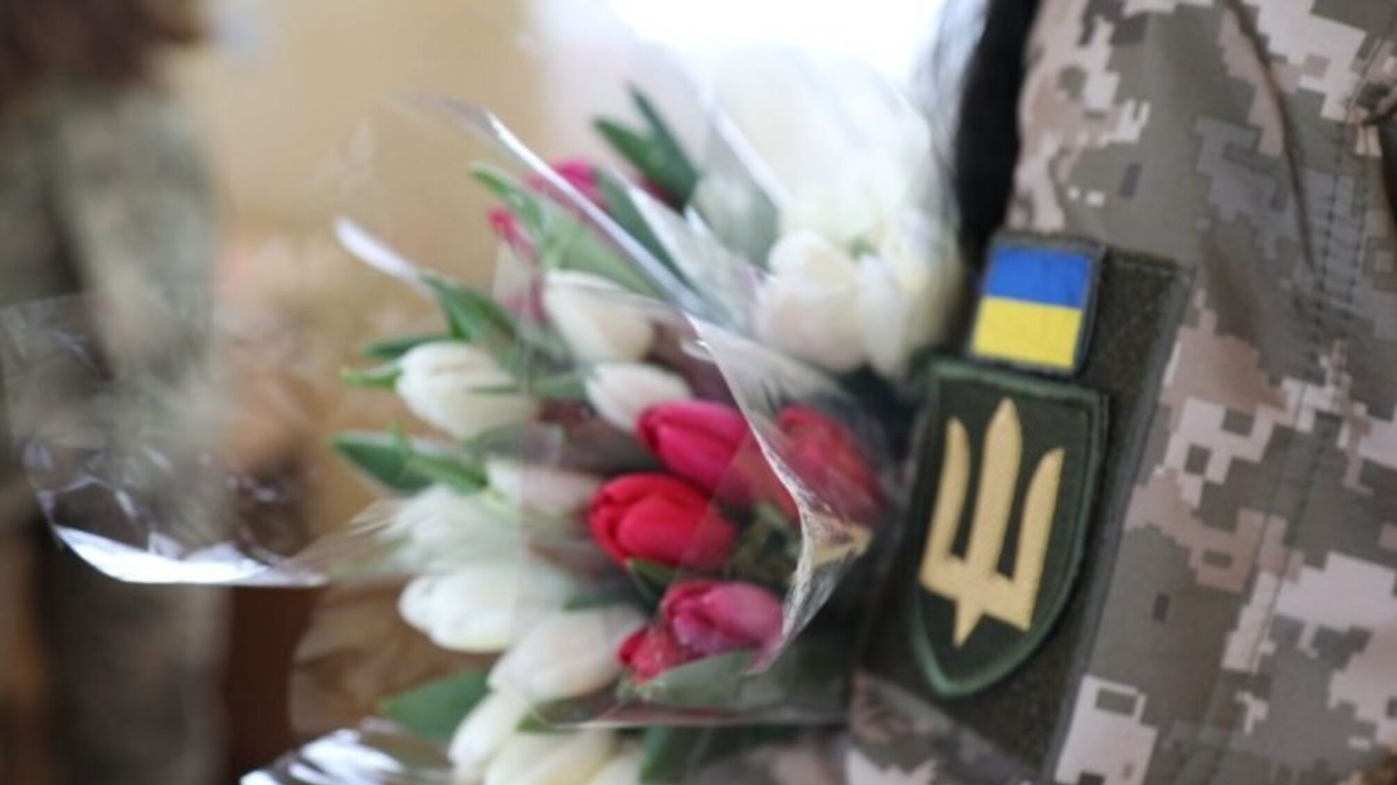 Київська працівниця РАЦСу 'одружилася' зі зниклим воїном і заробила на цьому 1 млн грн 
