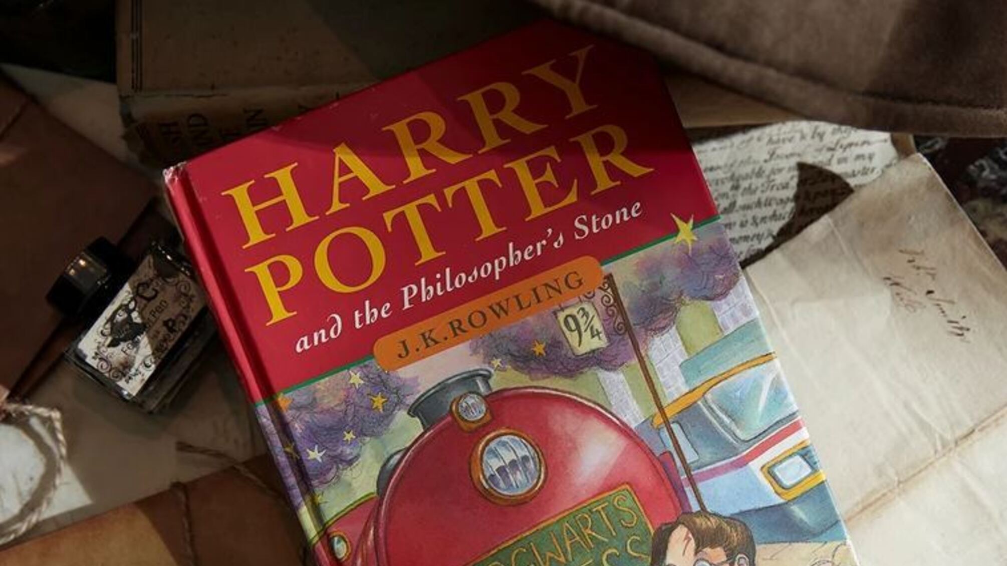Редкий экземпляр первого издания 'Гарри Поттера' был продан за $57 тысяч