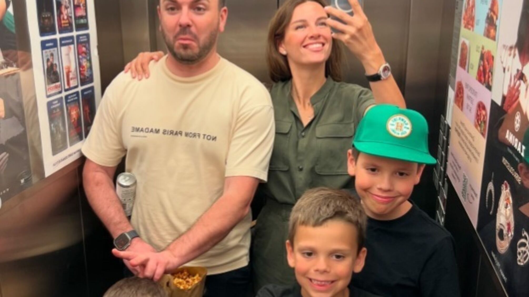 Насыщенные выходные Кристины Решетник: батут, страусы и радость детей