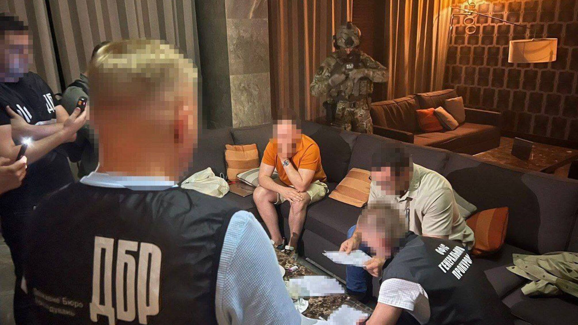 ДБР влаштувало обшук у нардепа та вручило підозру