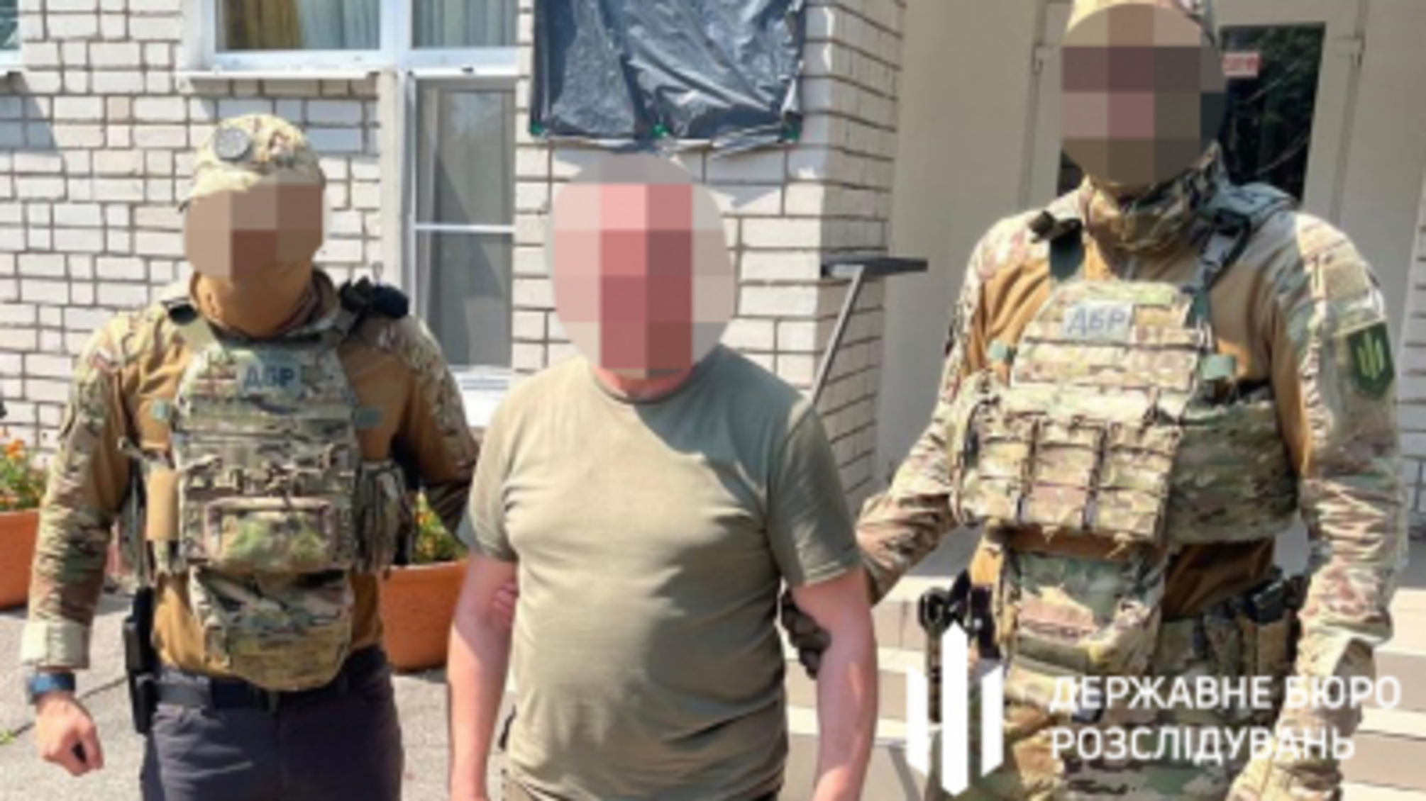 ‚ДБР сообщило о подозрении запорожскому эксвоенкому, который привлекал бойцов к ремонту своего поместья