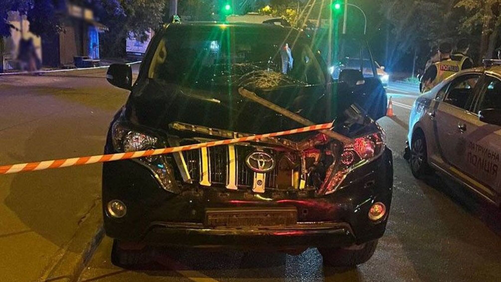 Водитель внедорожника в Киеве сбил насмерть пешехода, убегая от патрульных