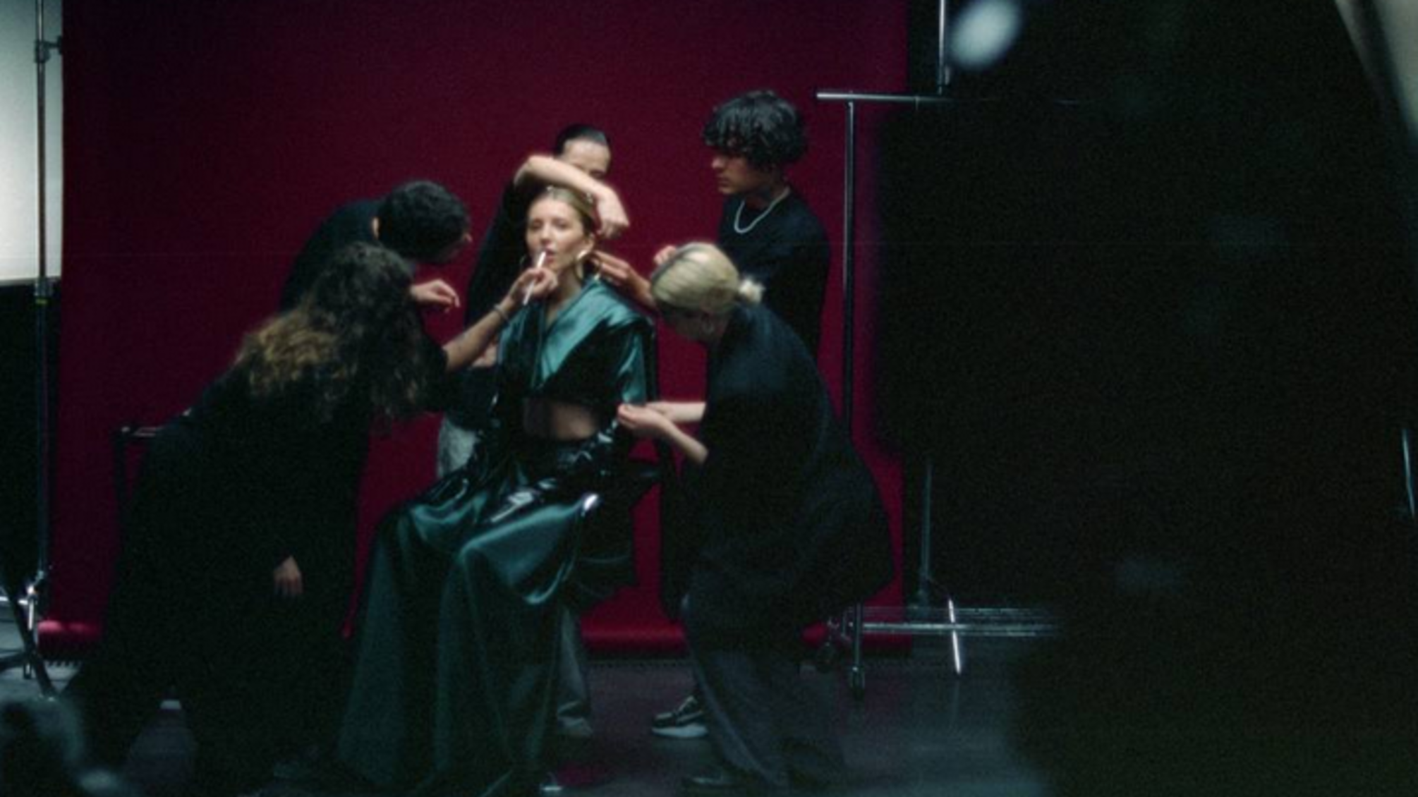 Як залишитися вірним собі: поради від співачки BIEHU в новій роботі 'Яка є я?'