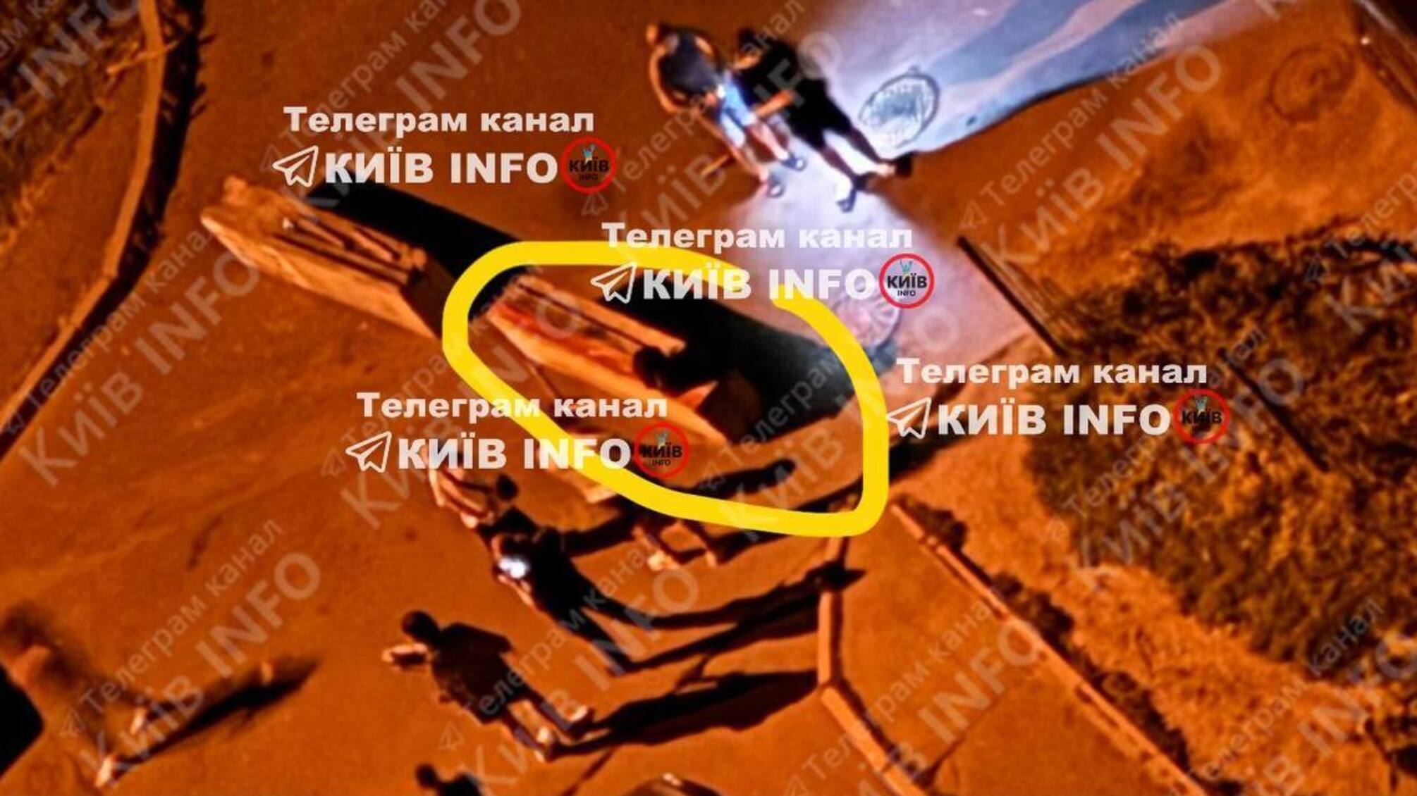 У Києві невідомий підірвав лавочку