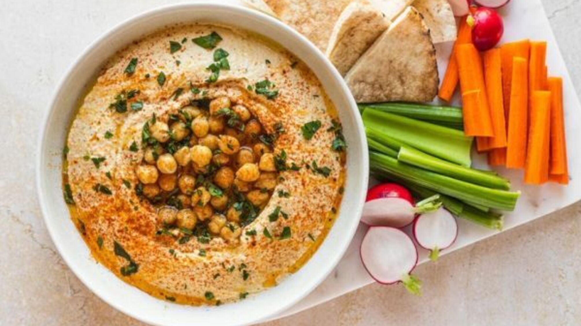 Простой рецепт хумуса от Златы Огневич