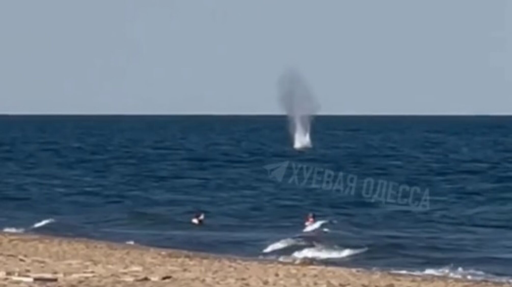 На пляже Одесской области взорвалась российская мина (видео)