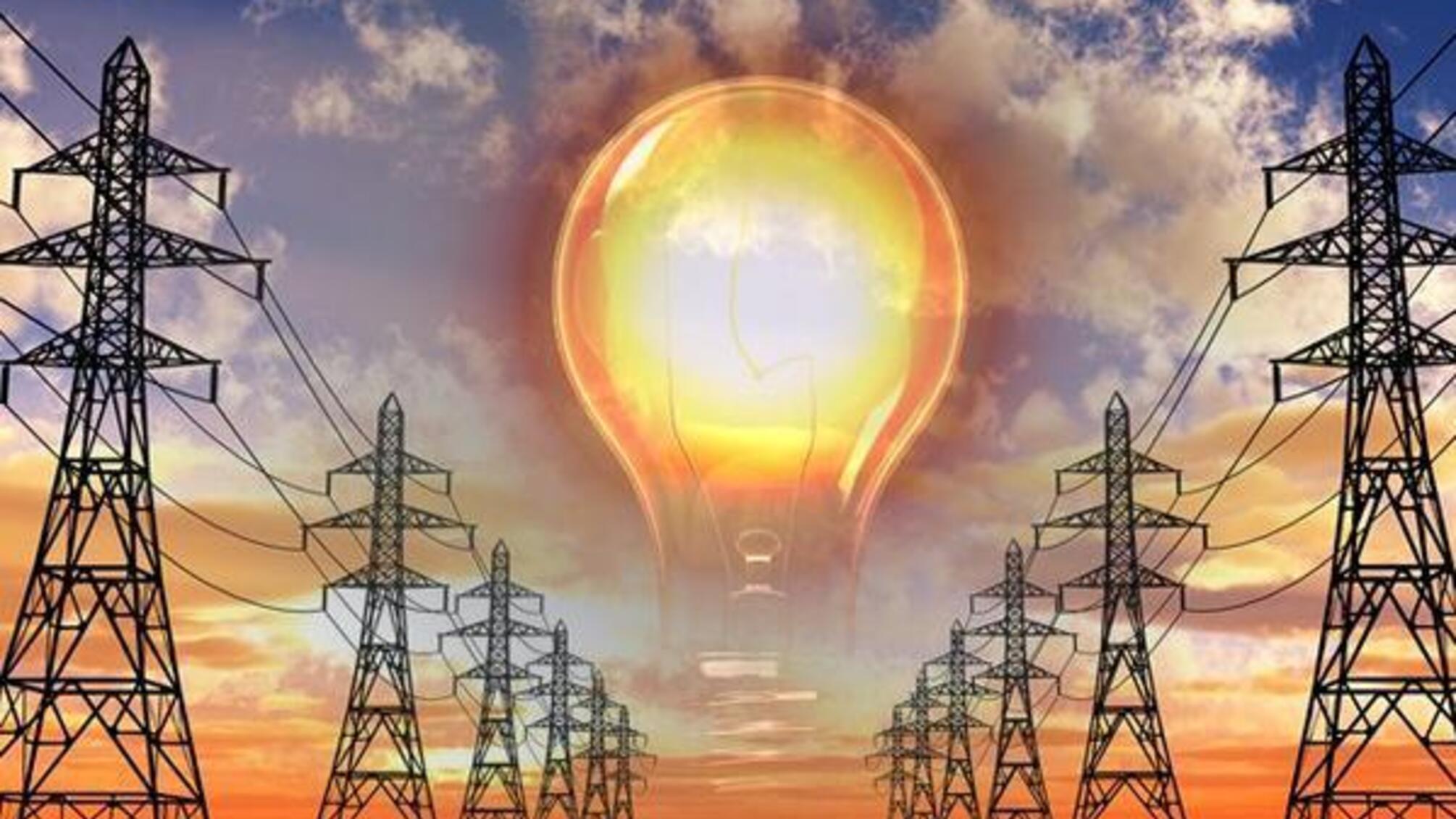 Українці будуть без світла по сім годин поспіль: яка ситуація з електроенергією