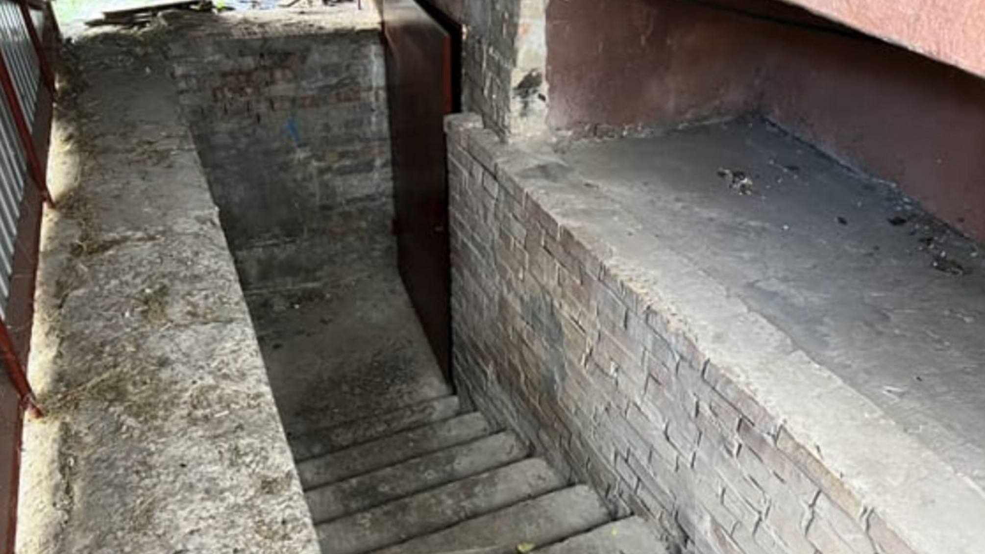 На Київщині підрядник заволодів 500 тис грн на ремонті укриттів в багатоповерхівках